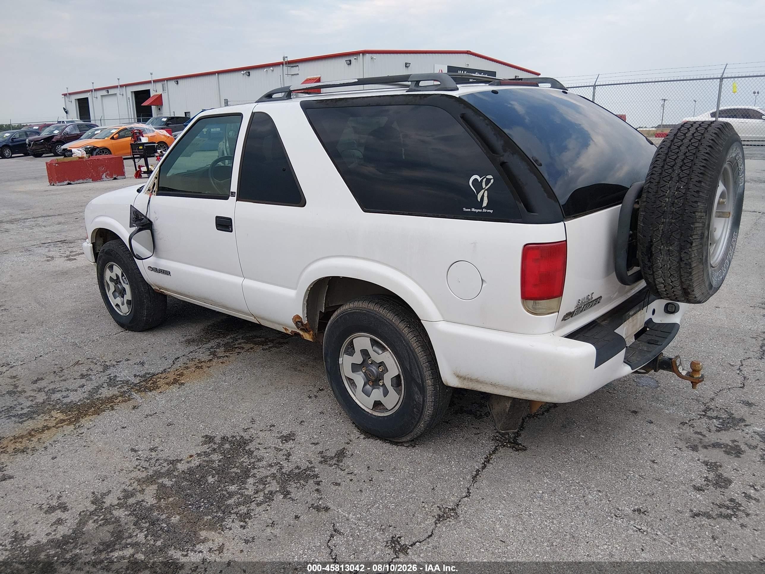 1998 Chevrolet Blazer Ls White vin: 1GNCT18W2WK140719