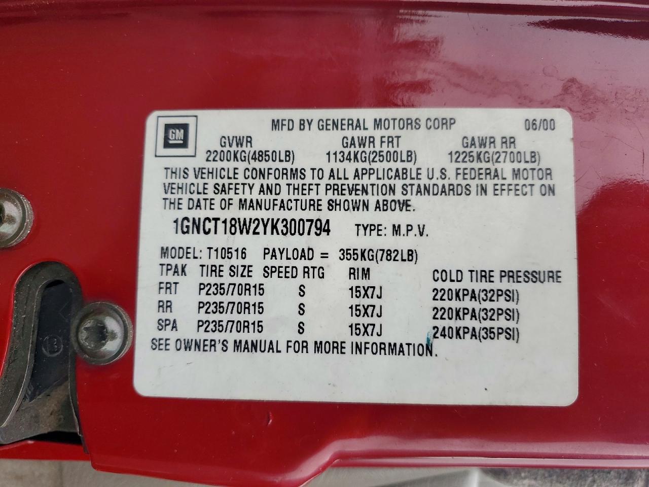 2000 Chevrolet Blazer Red vin: 1GNCT18W2YK300794