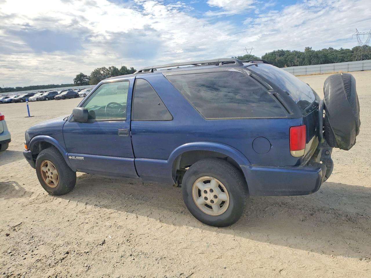 2000 Chevrolet Blazer Синий vin: 1GNCT18W3YK298151