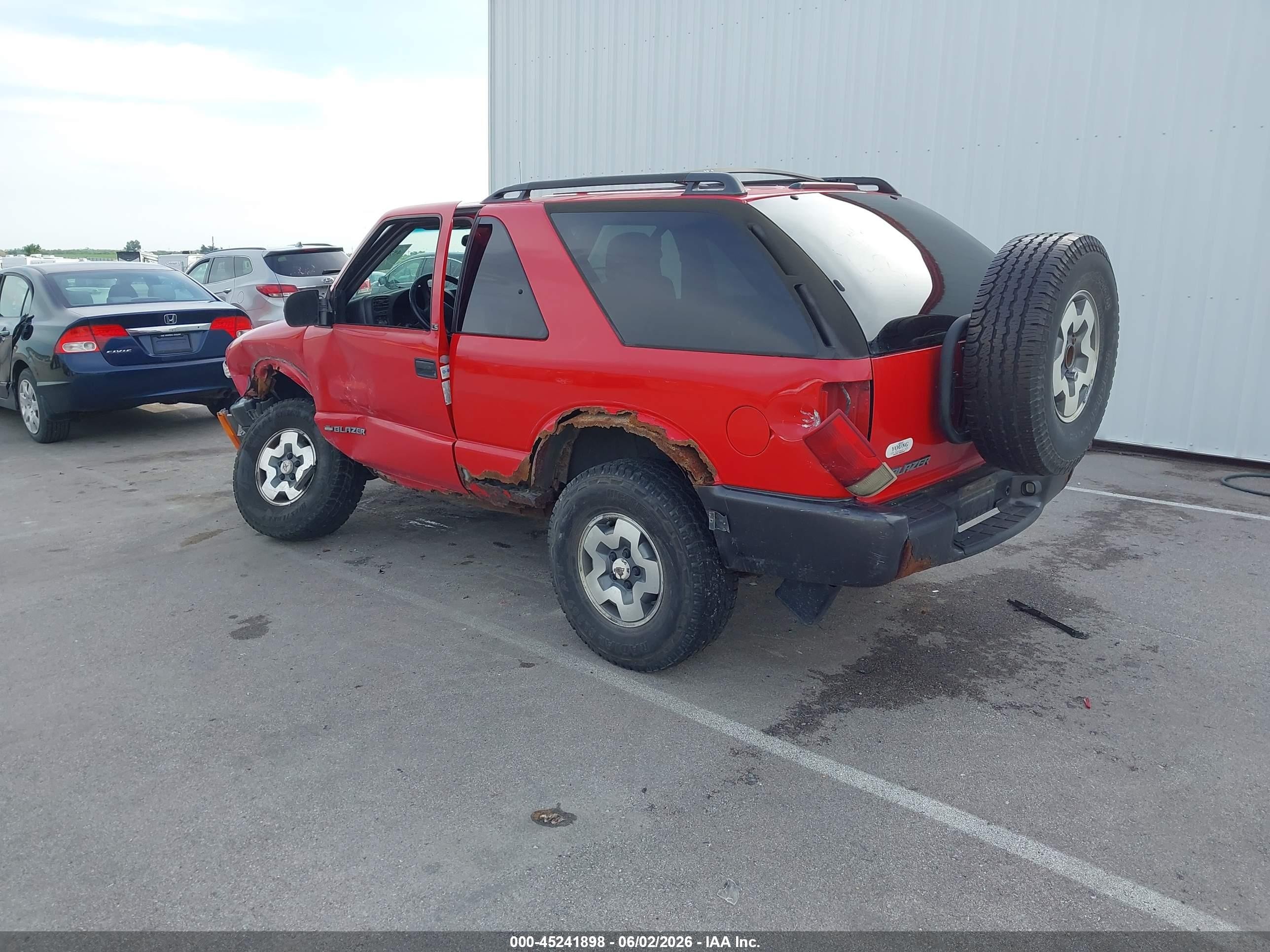 2001 Chevrolet Blazer Ls Red vin: 1GNCT18W41K140097