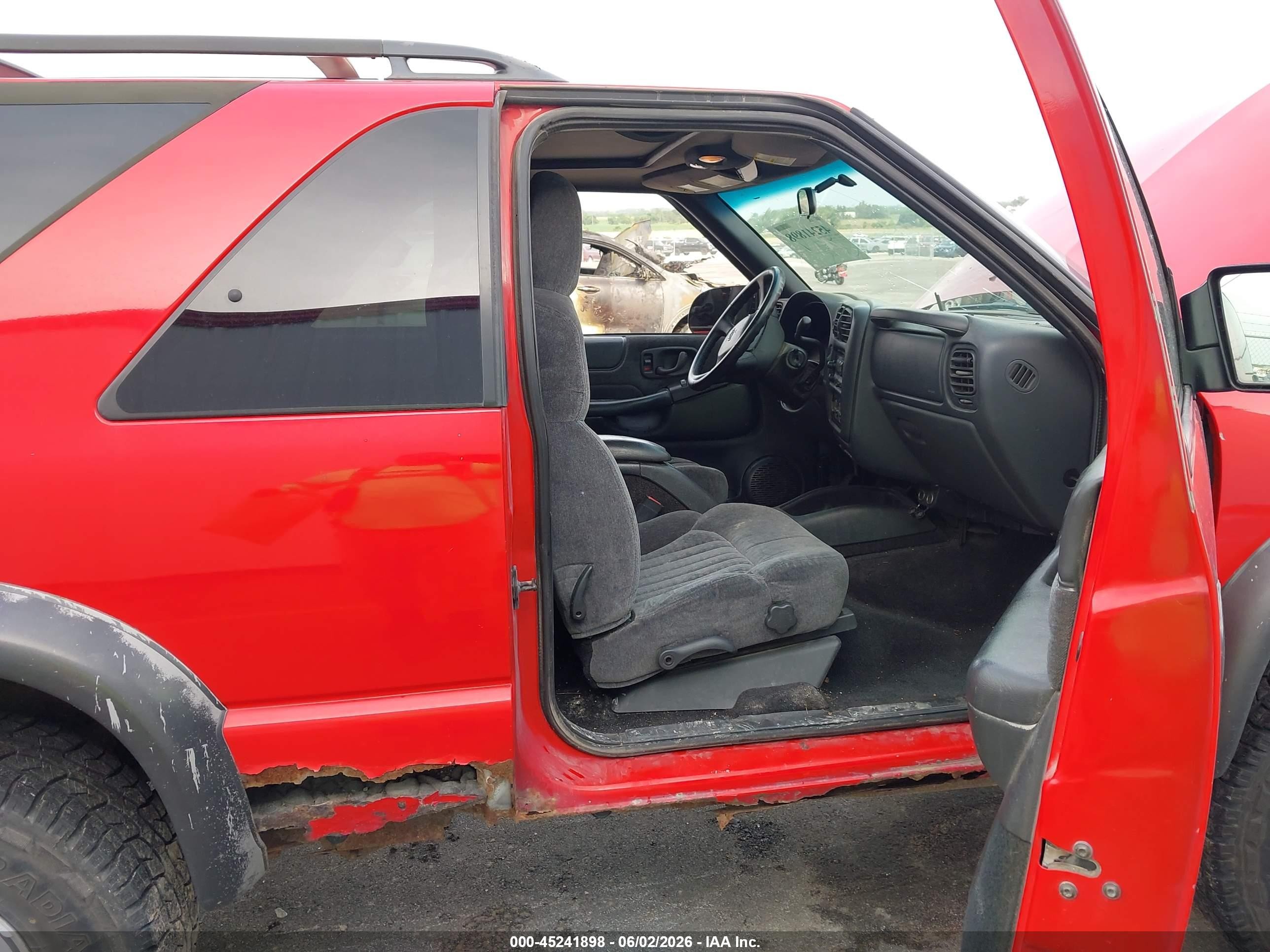 2001 Chevrolet Blazer Ls Red vin: 1GNCT18W41K140097