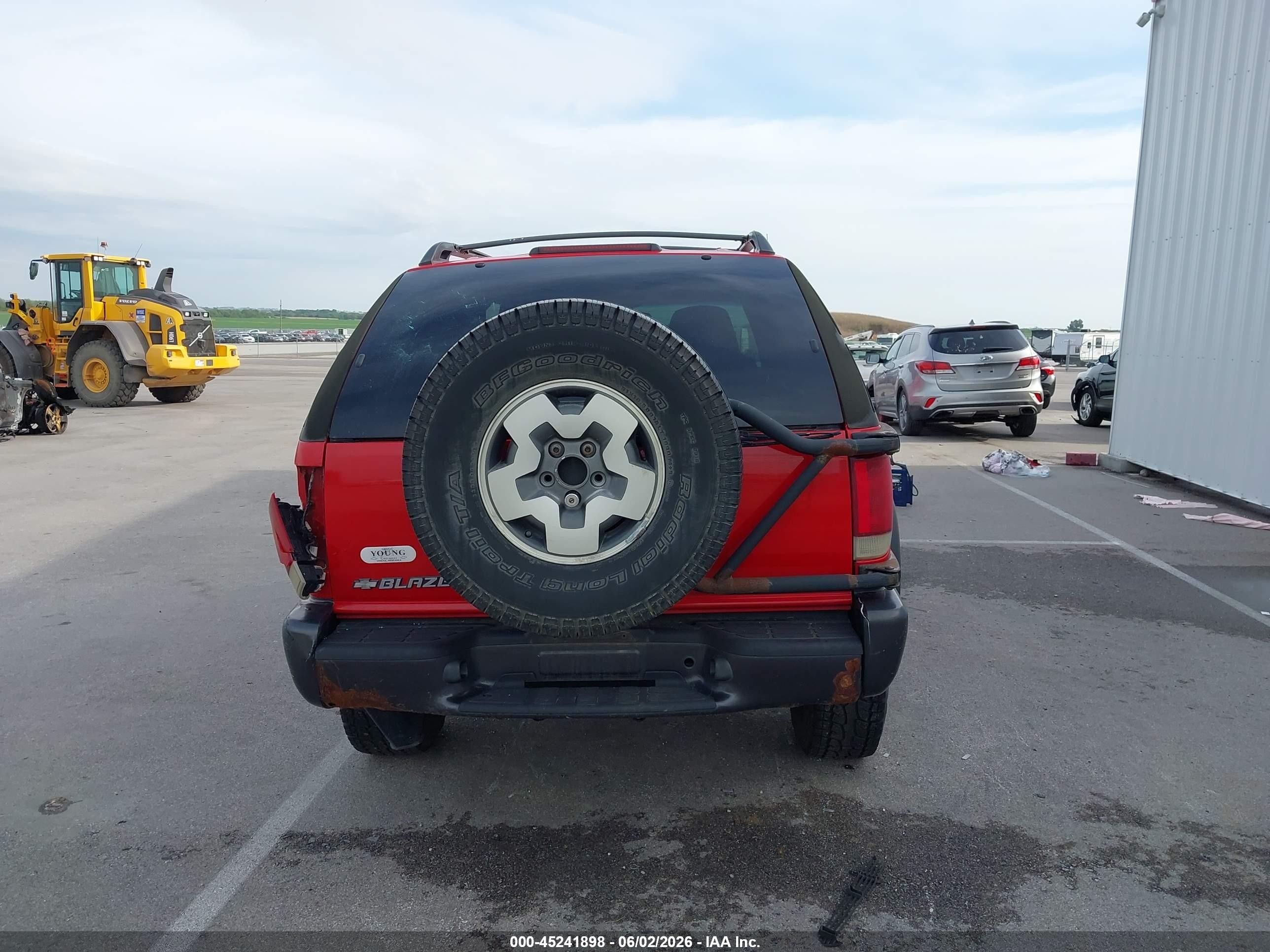 2001 Chevrolet Blazer Ls Red vin: 1GNCT18W41K140097