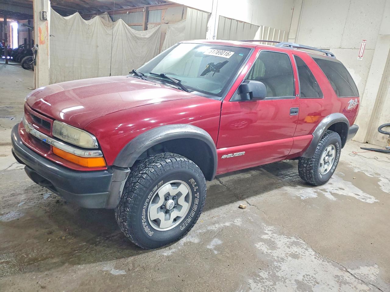 2001 Chevrolet Blazer Burgundy vin: 1GNCT18W51K213929
