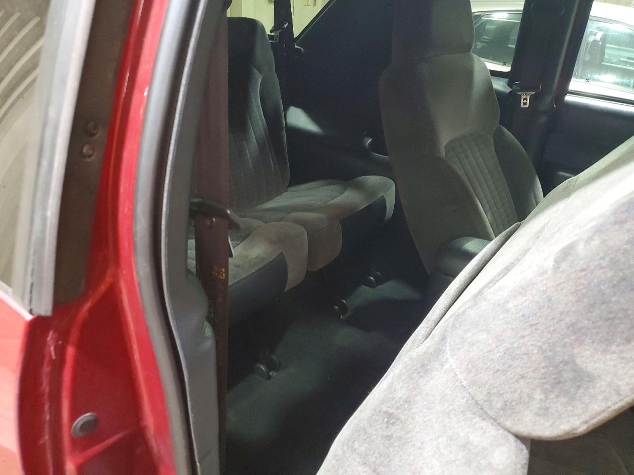 2001 Chevrolet Blazer Burgundy vin: 1GNCT18W51K213929