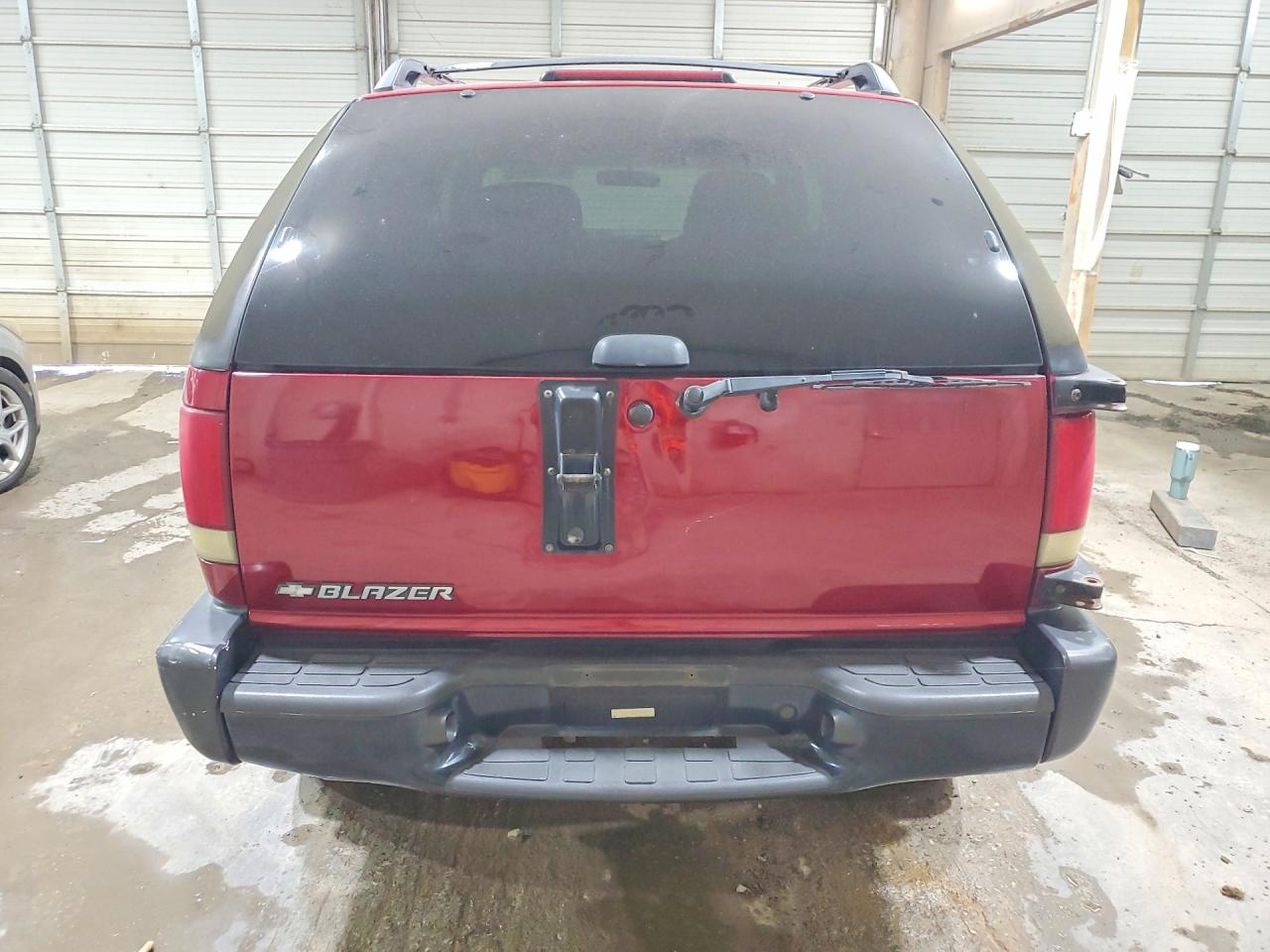 2001 Chevrolet Blazer Burgundy vin: 1GNCT18W51K213929