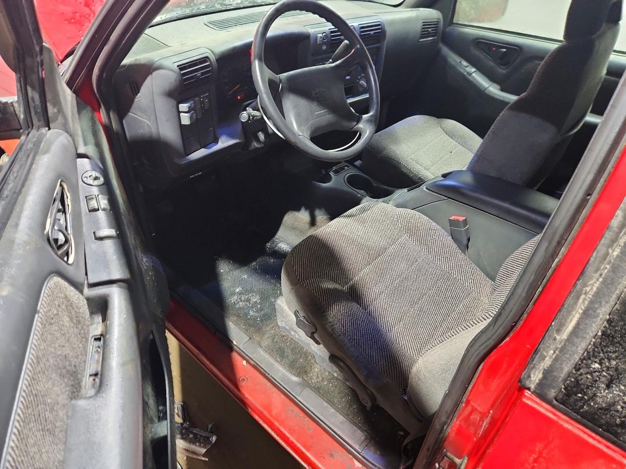 1995 Chev Blazer Red vin: 1GNCT18W6S2111640