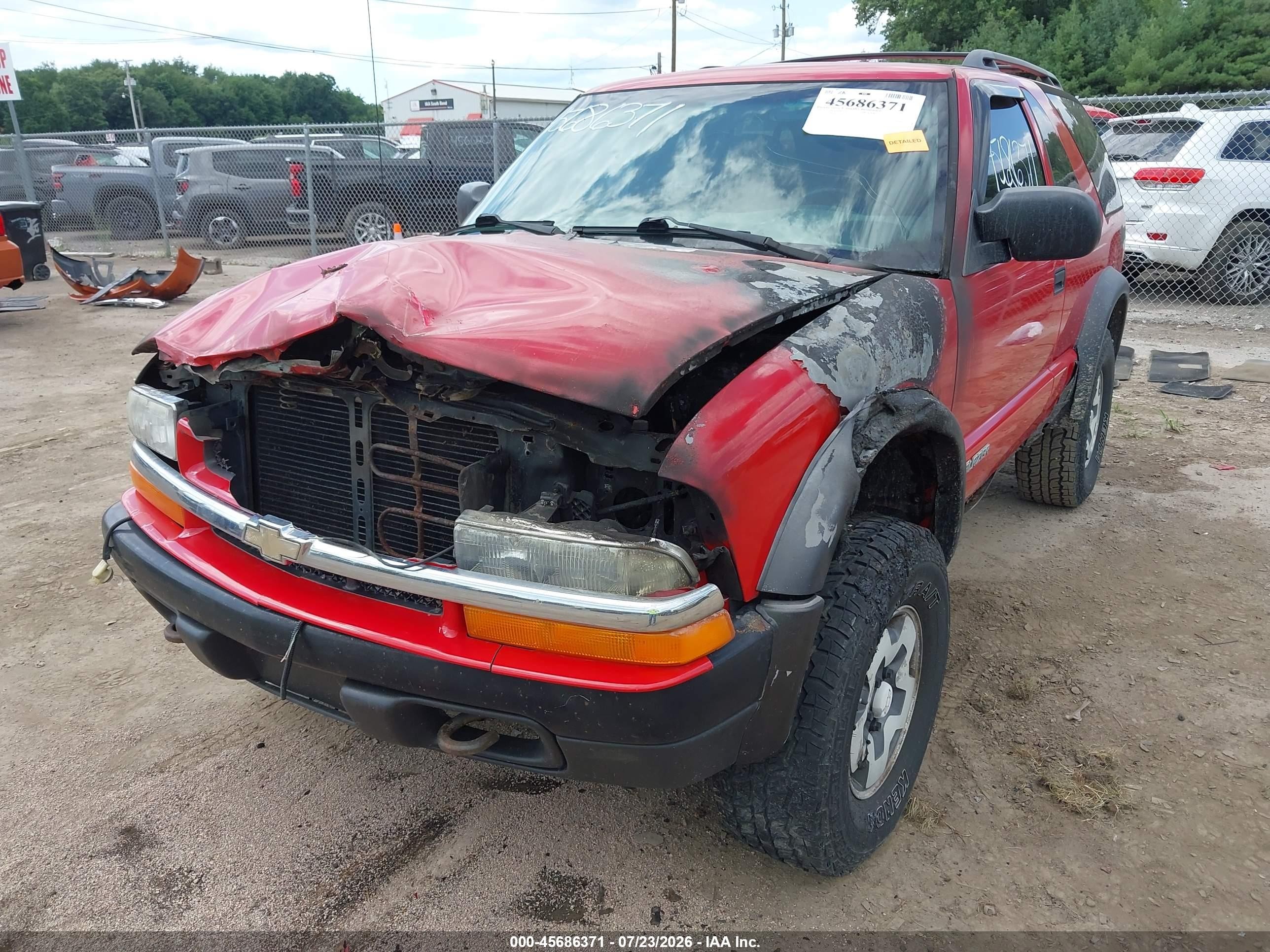 2001 Chevrolet Blazer Ls Red vin: 1GNCT18W71K135542