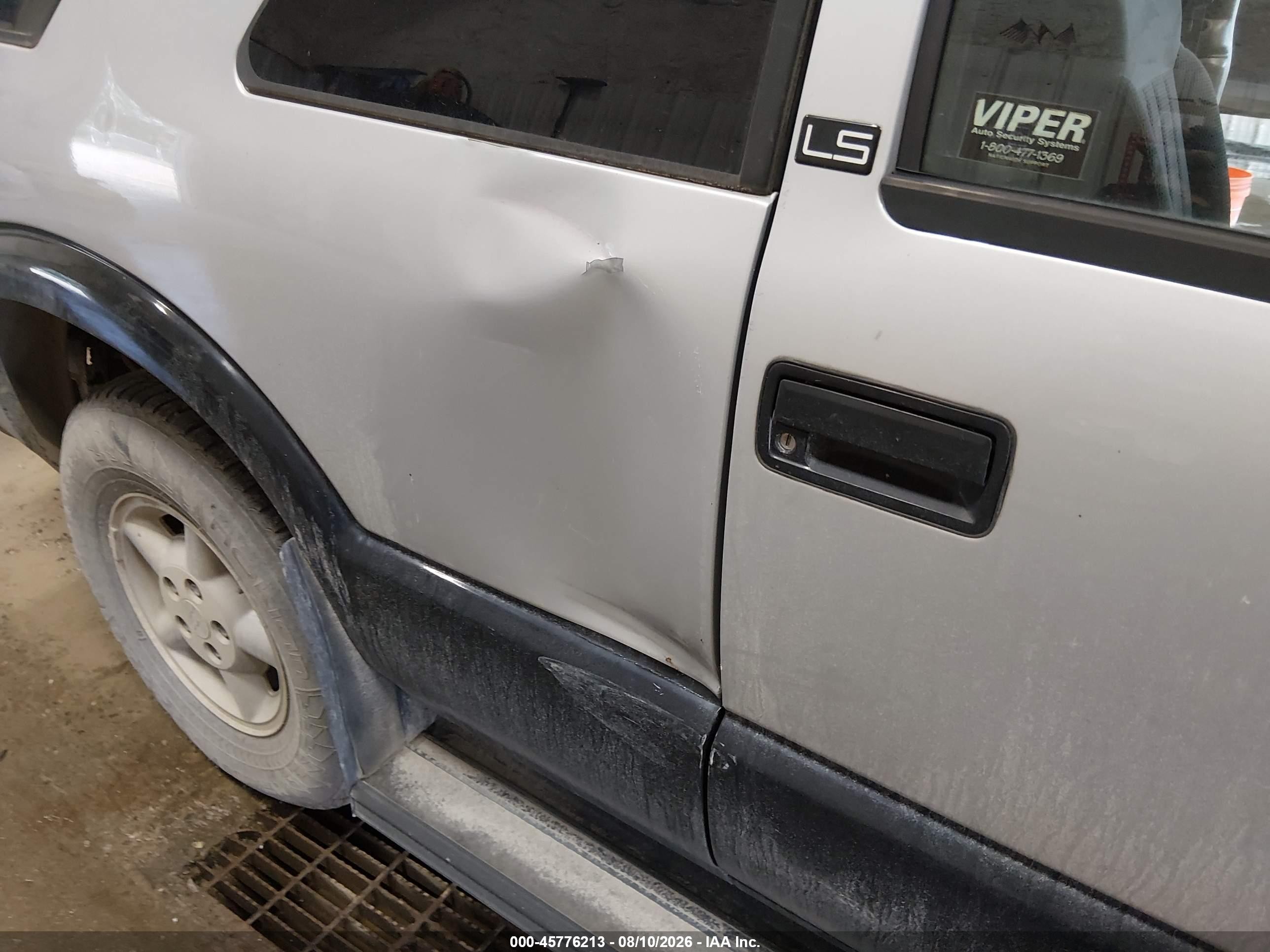 1995 Chevrolet Blazer   Silver vin: 1GNCT18W7S2198965
