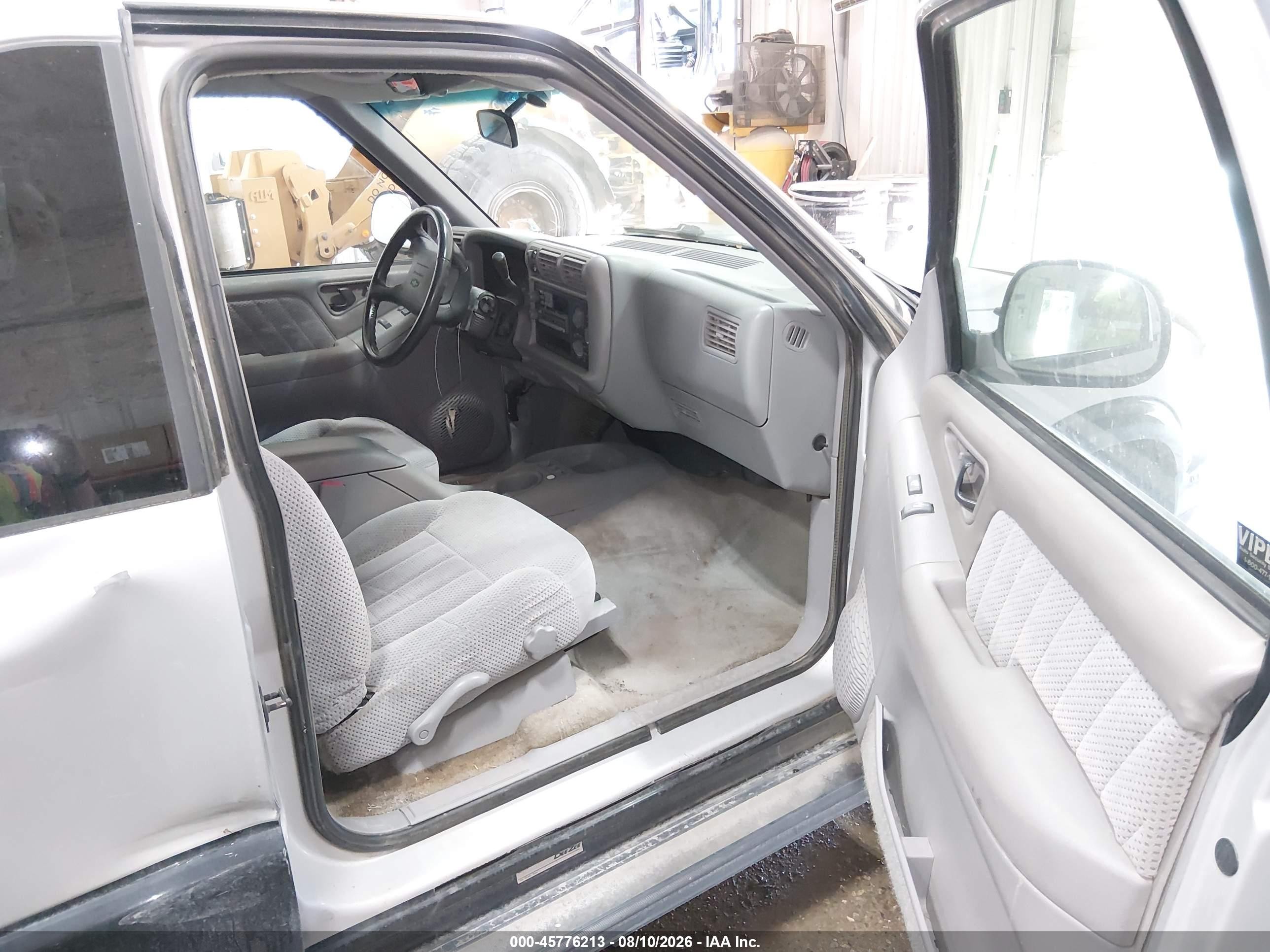 1995 Chevrolet Blazer   Silver vin: 1GNCT18W7S2198965