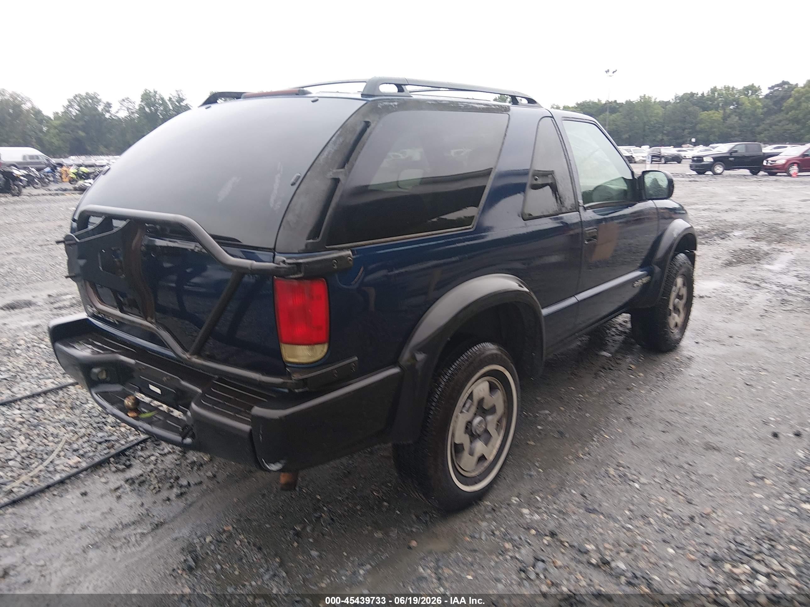 2000 Chevrolet Blazer Ls Синий vin: 1GNCT18W7YK242357
