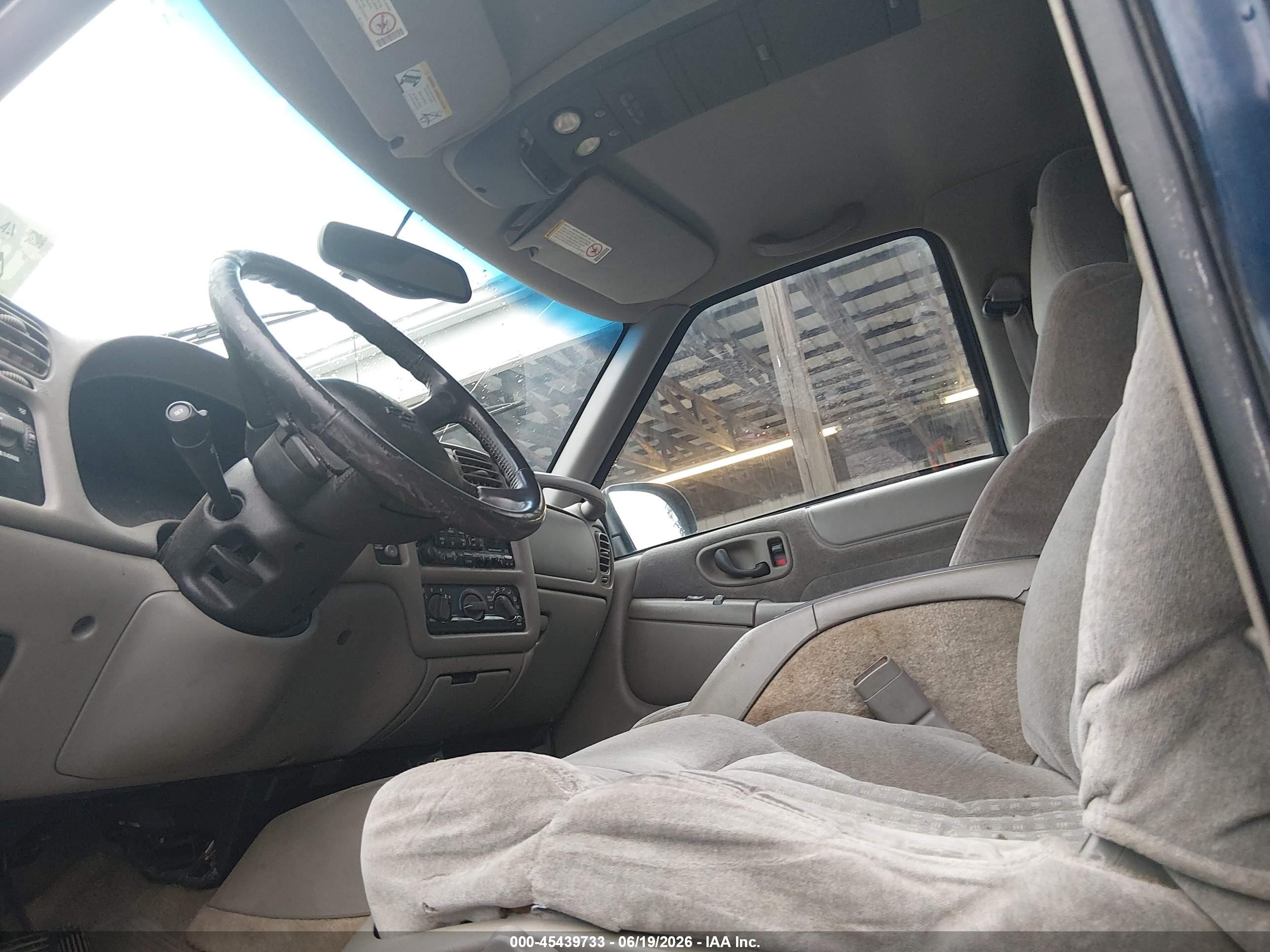 2000 Chevrolet Blazer Ls Синий vin: 1GNCT18W7YK242357