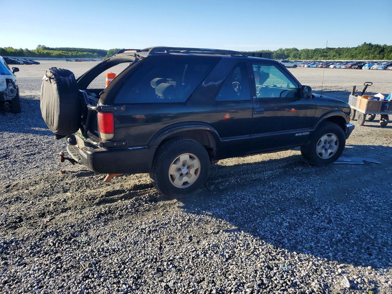 1999 Chevrolet Blazer Black vin: 1GNCT18W8XK175654