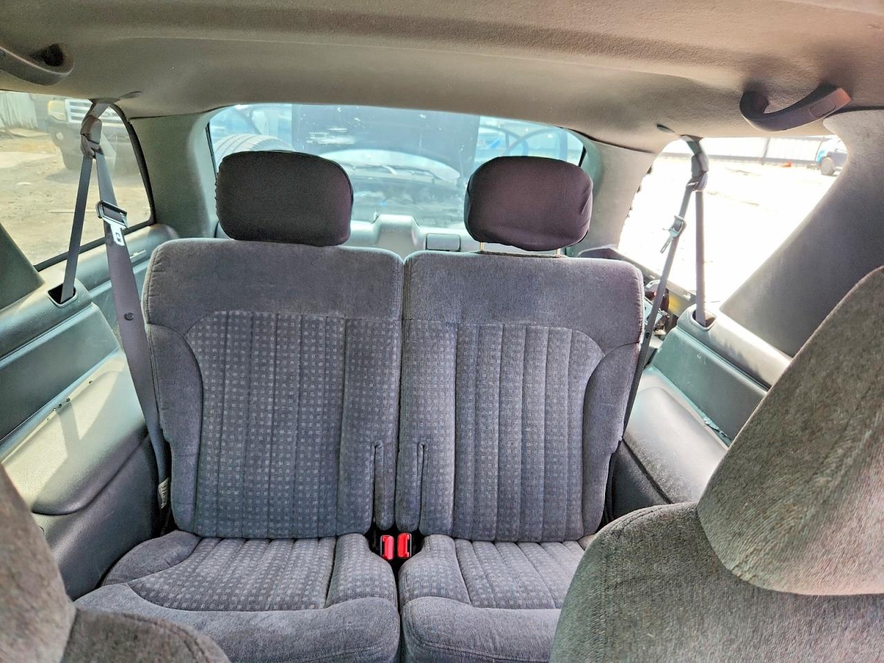 2000 Chevrolet Blazer Бежевый vin: 1GNCT18W8YK117416