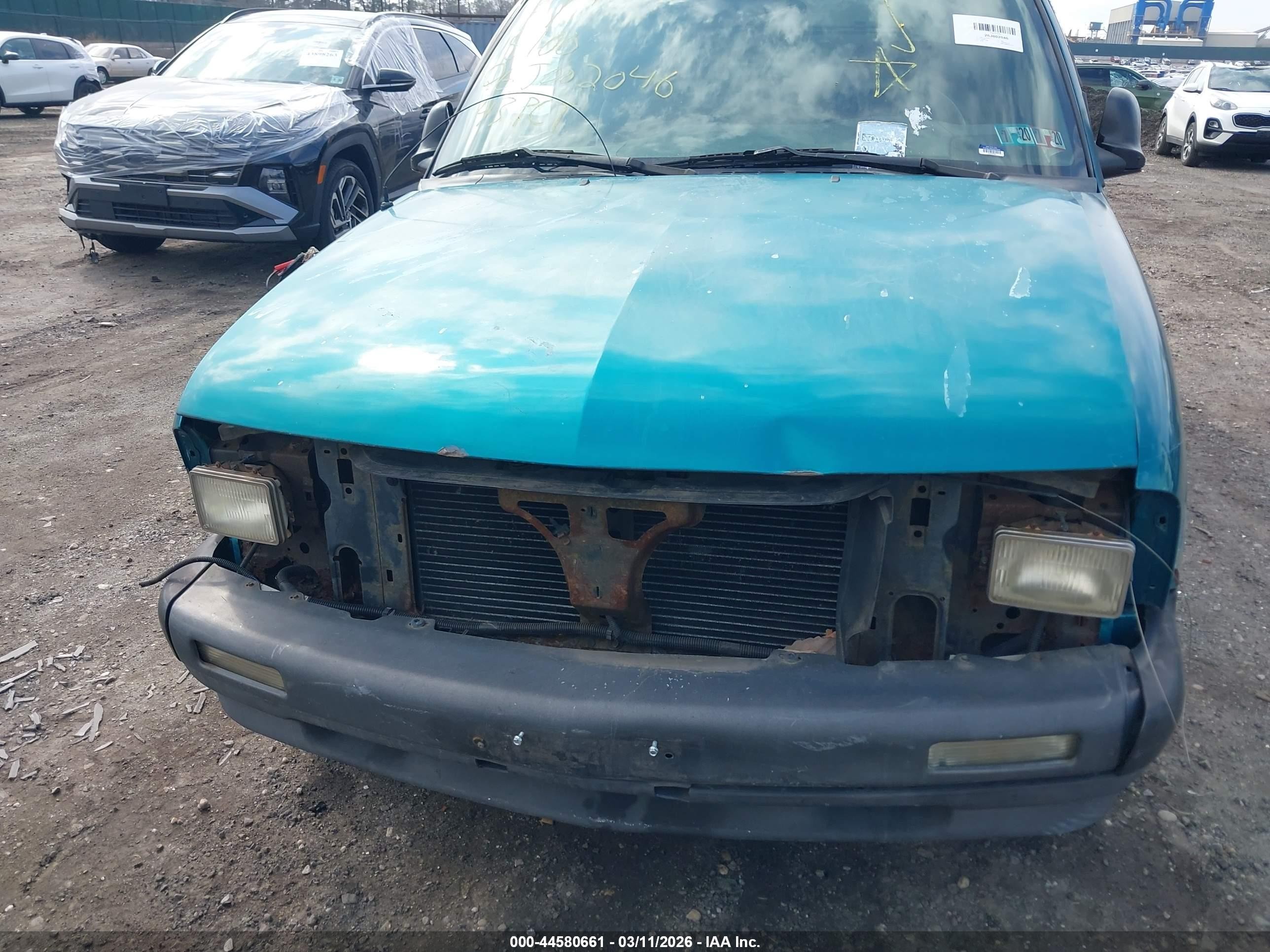1995 Chevrolet Blazer   Синий vin: 1GNCT18WXS2146262