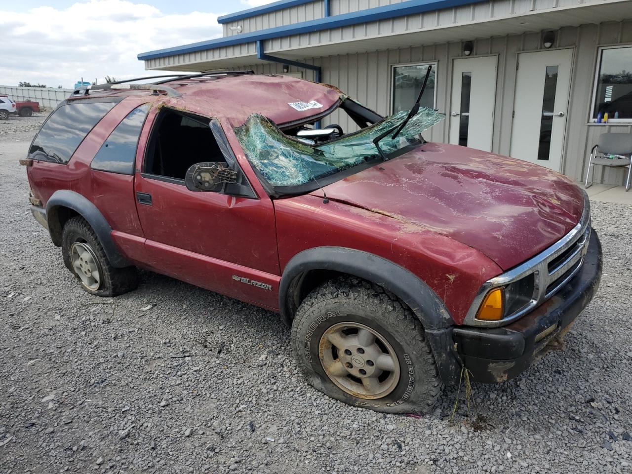1996 Chevrolet Blazer  Red vin: 1GNCT18WXTK235119
