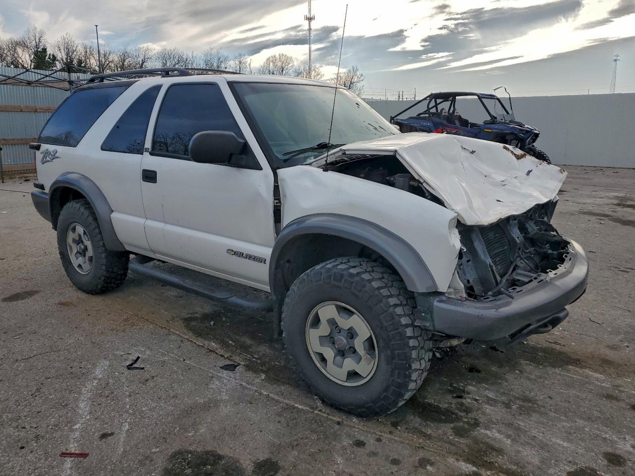 2003 Chevrolet Blazer White vin: 1GNCT18X03K140156