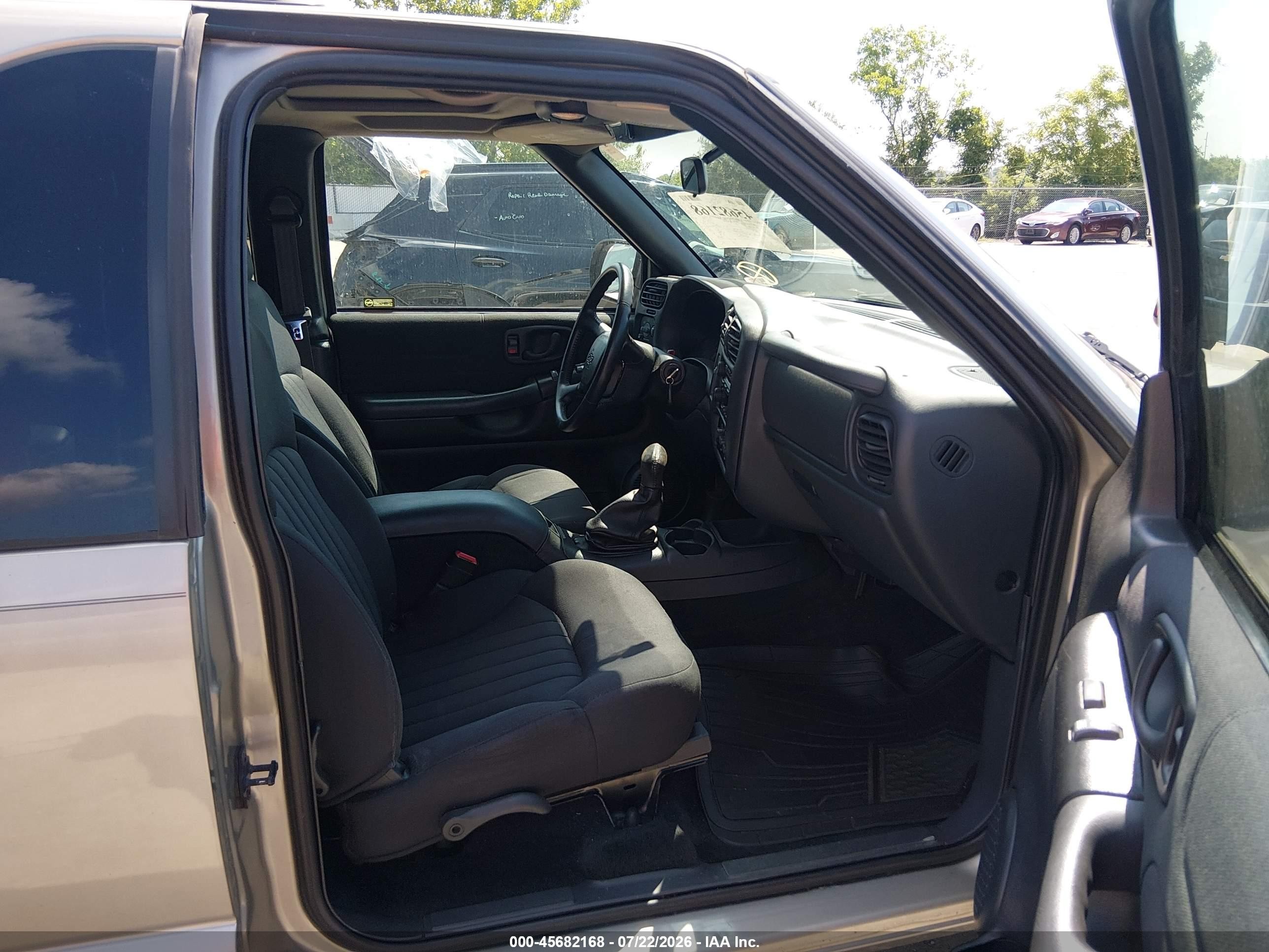 2004 Chevrolet Blazer Ls Gold vin: 1GNCT18X44K116864