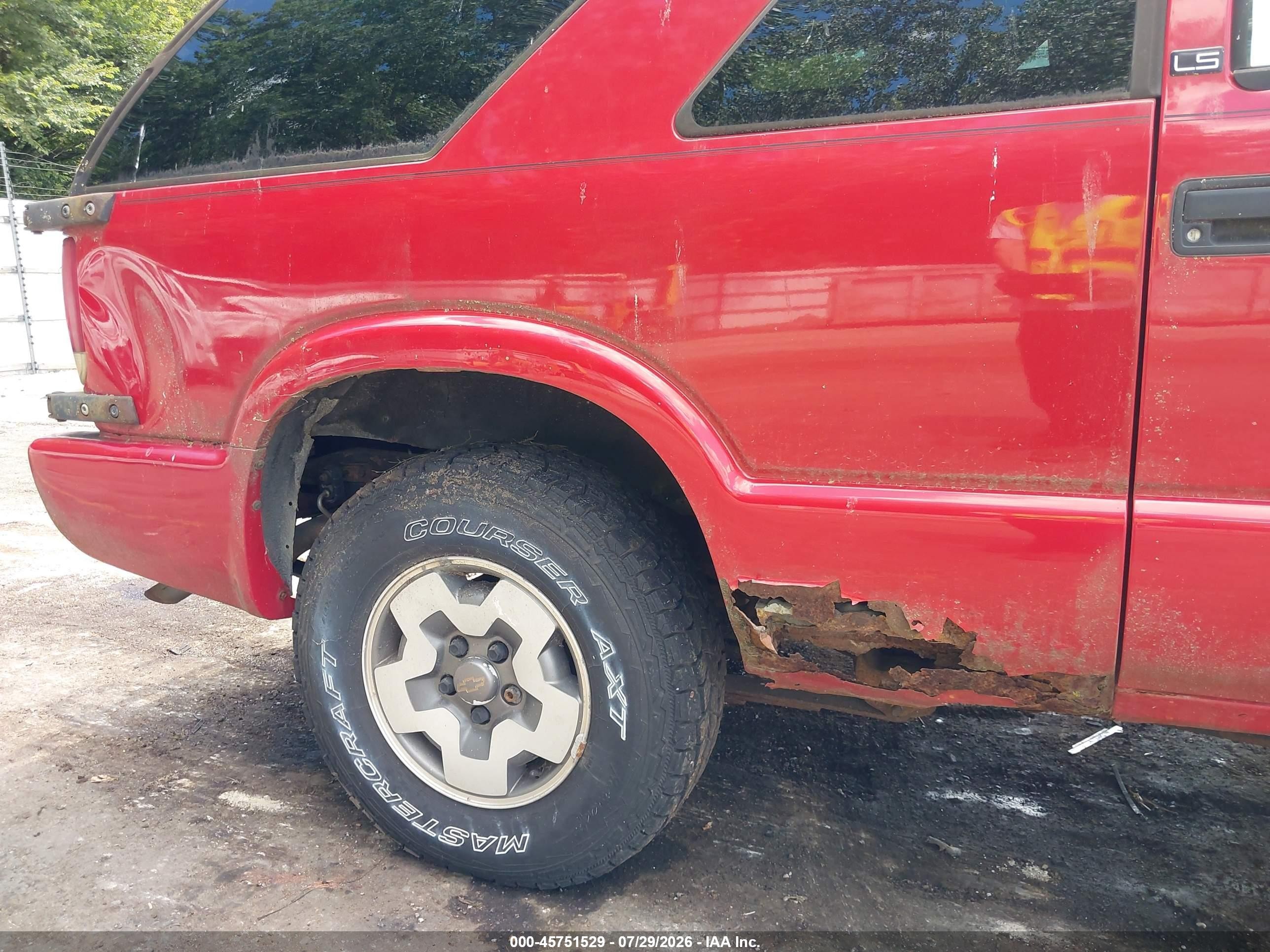 2003 Chevrolet Blazer Ls Red vin: 1GNCT18X53K143487