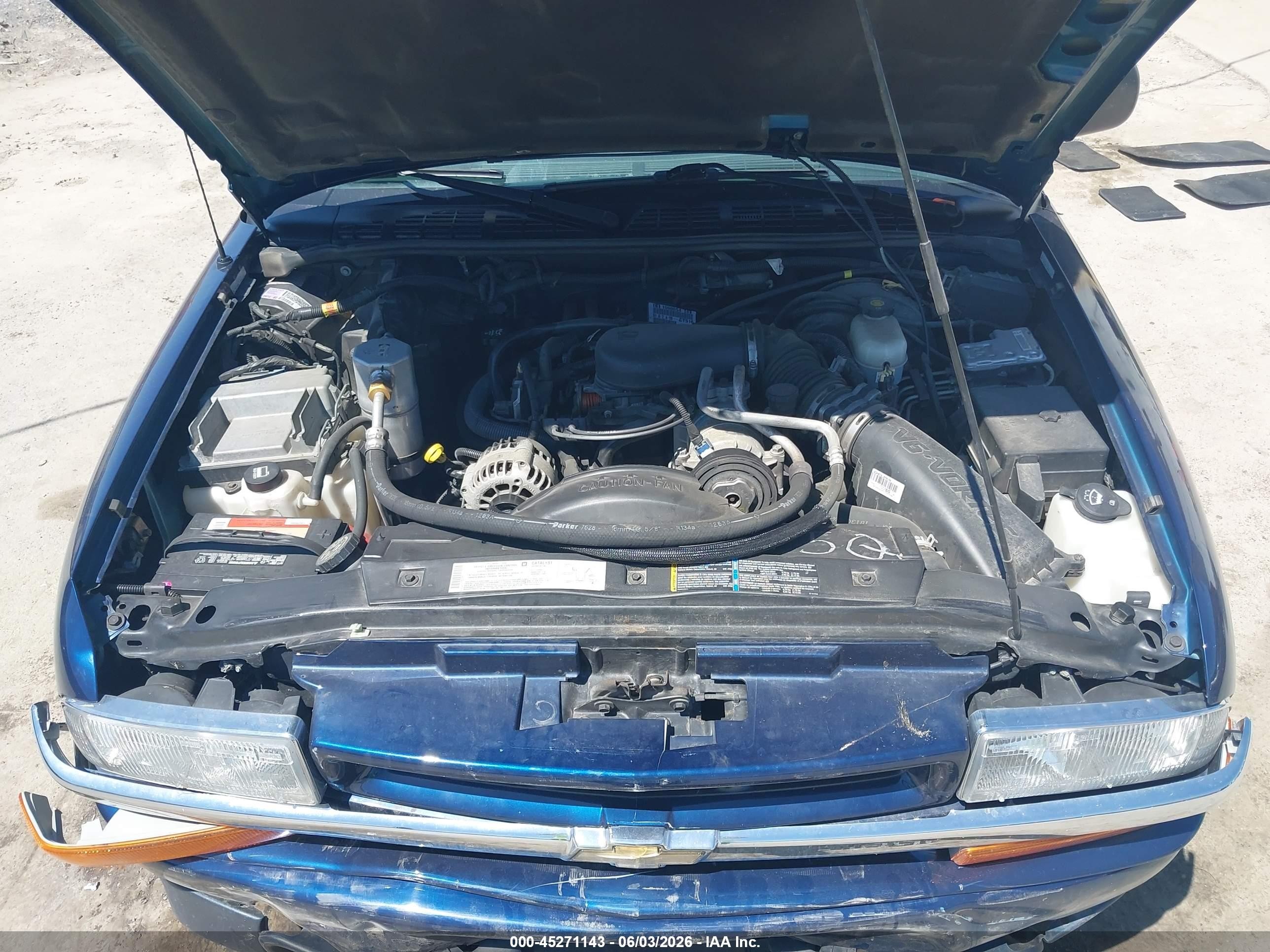 2004 Chevrolet Blazer Ls Blue vin: 1GNCT18X54K100091