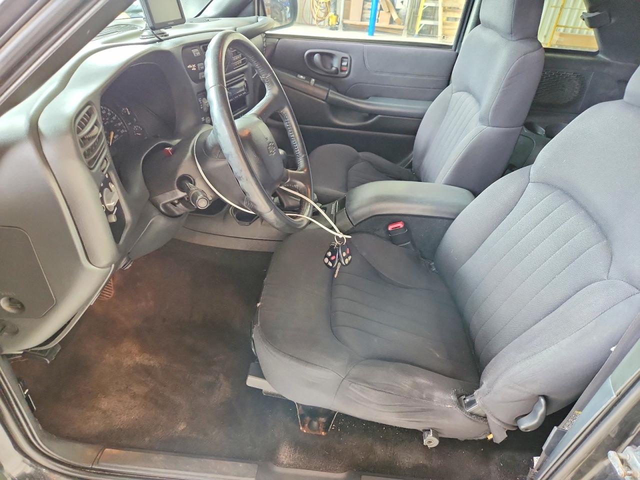 2004 Chevrolet Blazer Charcoal vin: 1GNCT18X64K153897