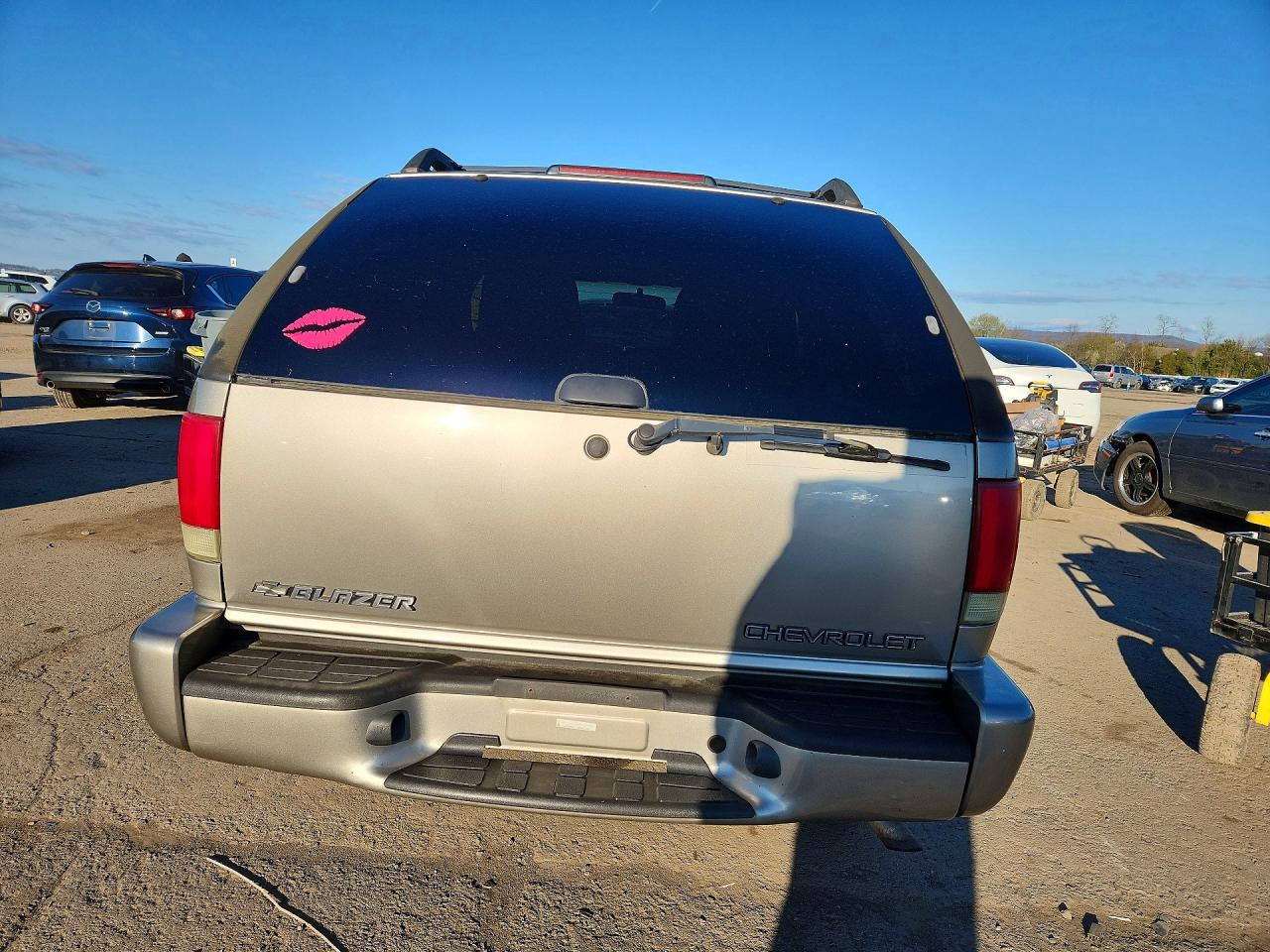2003 Chev Blazer Gray vin: 1GNCT18X93K122996