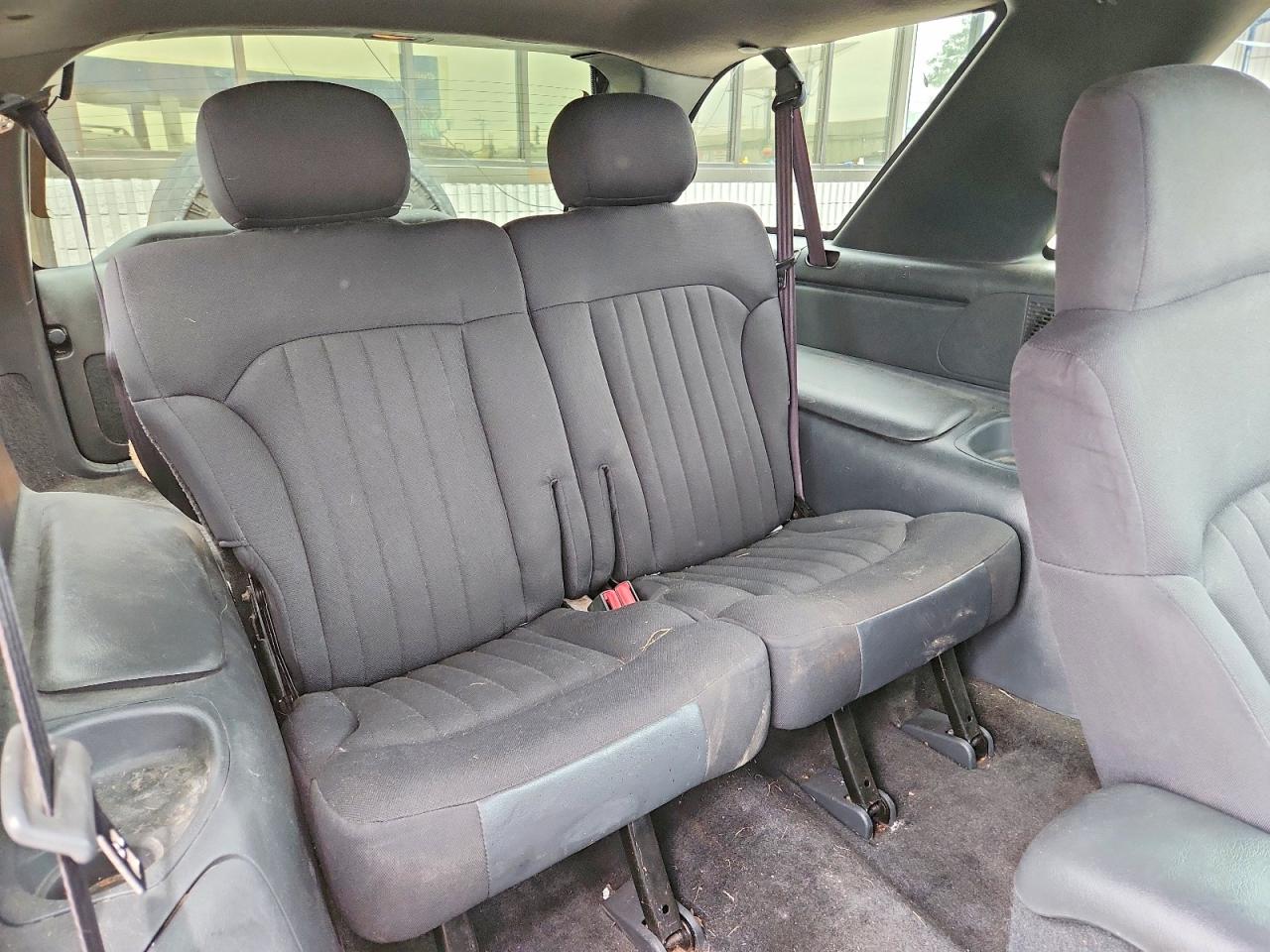 2003 Chevrolet Blazer Beige vin: 1GNCT18X93K169848