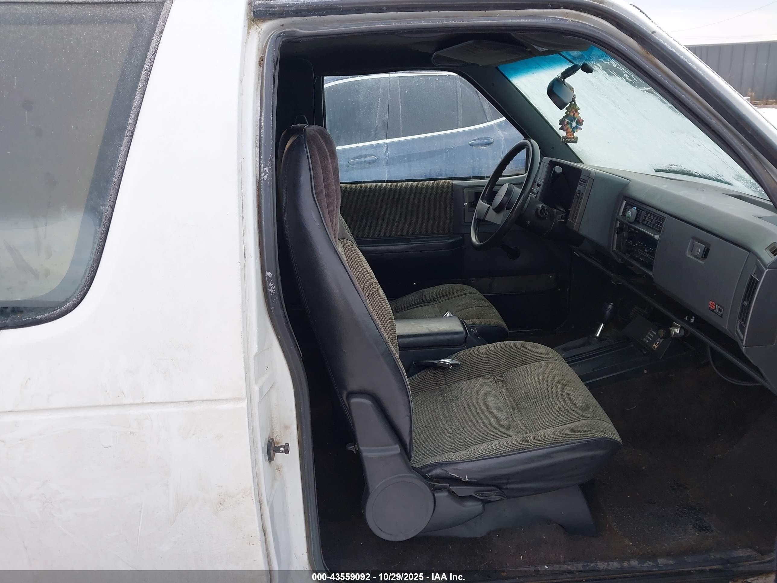 1989 Chevrolet Blazer S10 White vin: 1GNCT18Z6K0133403