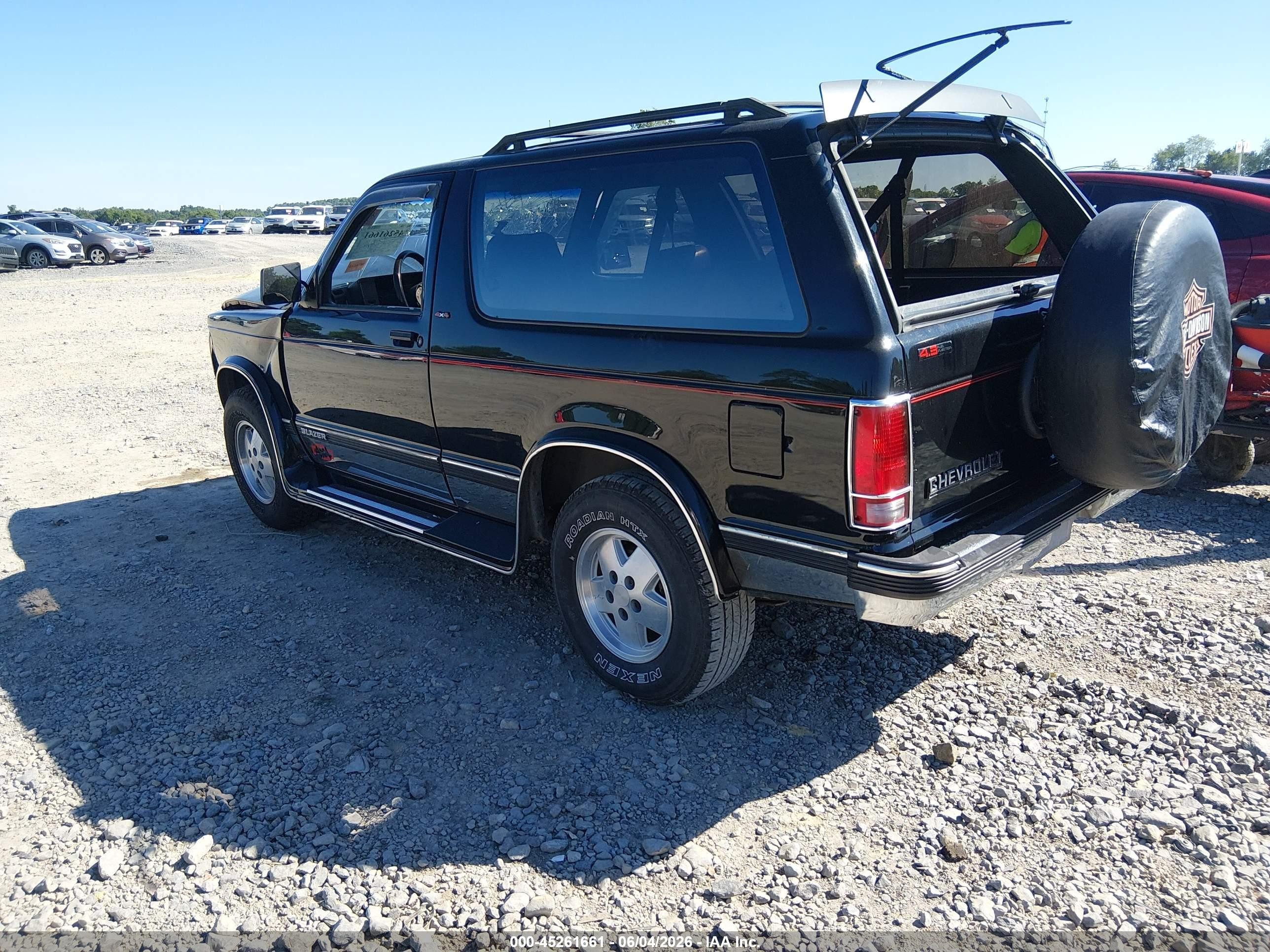 1991 Chevrolet Blazer S10 Black vin: 1GNCT18Z8M0107033