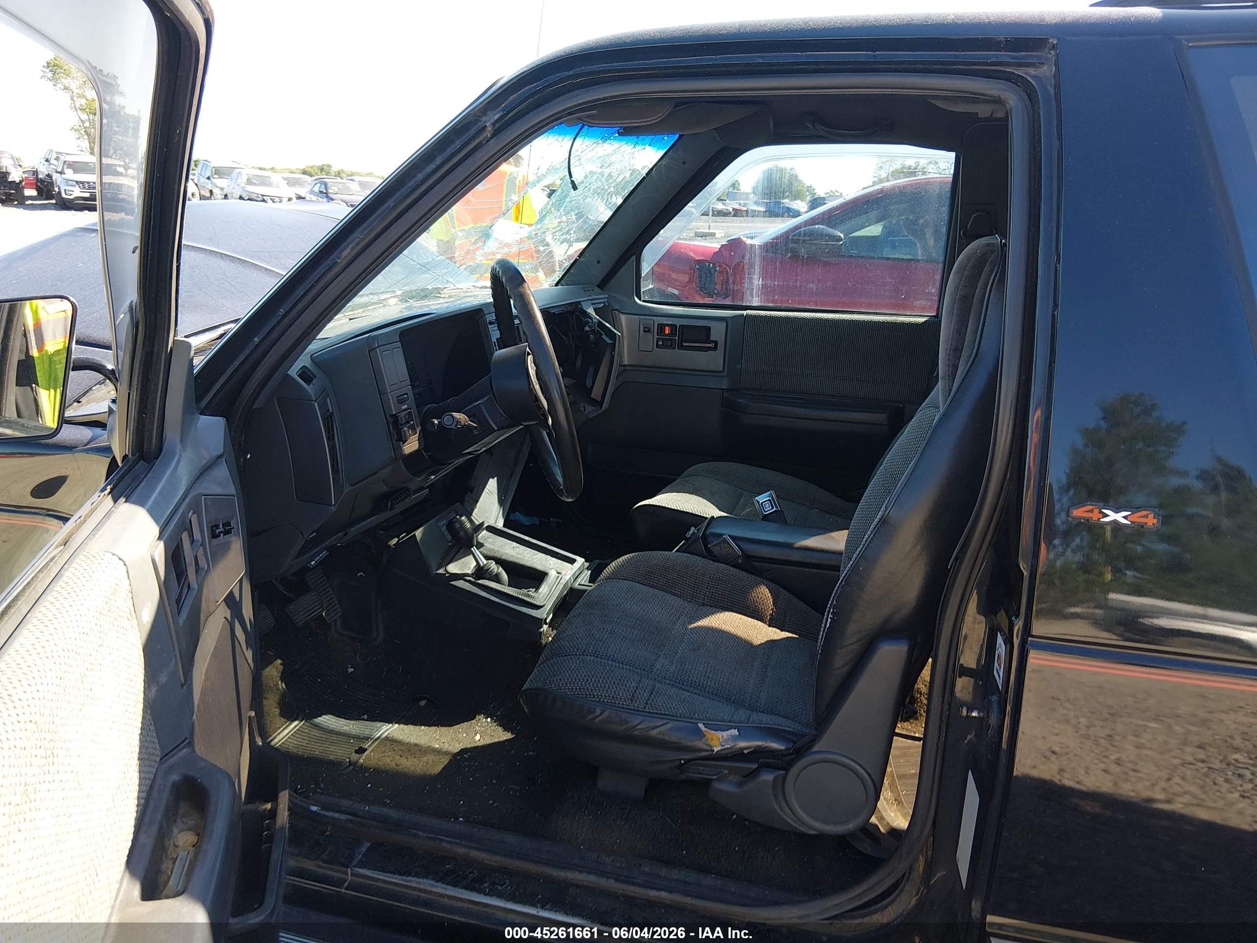 1991 Chevrolet Blazer S10 Black vin: 1GNCT18Z8M0107033