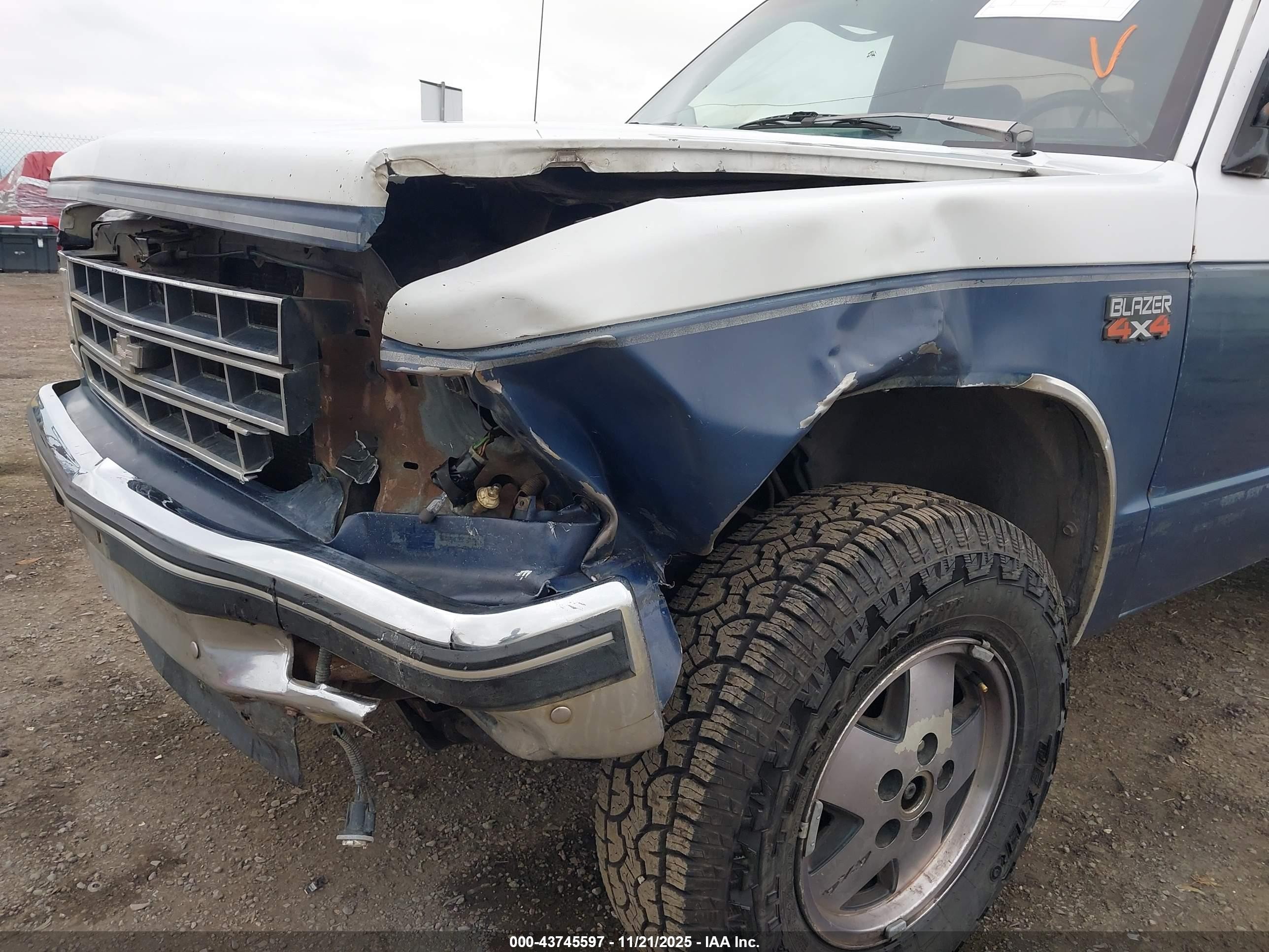 1989 Chevrolet Blazer S10 White vin: 1GNCT18ZXK0142766