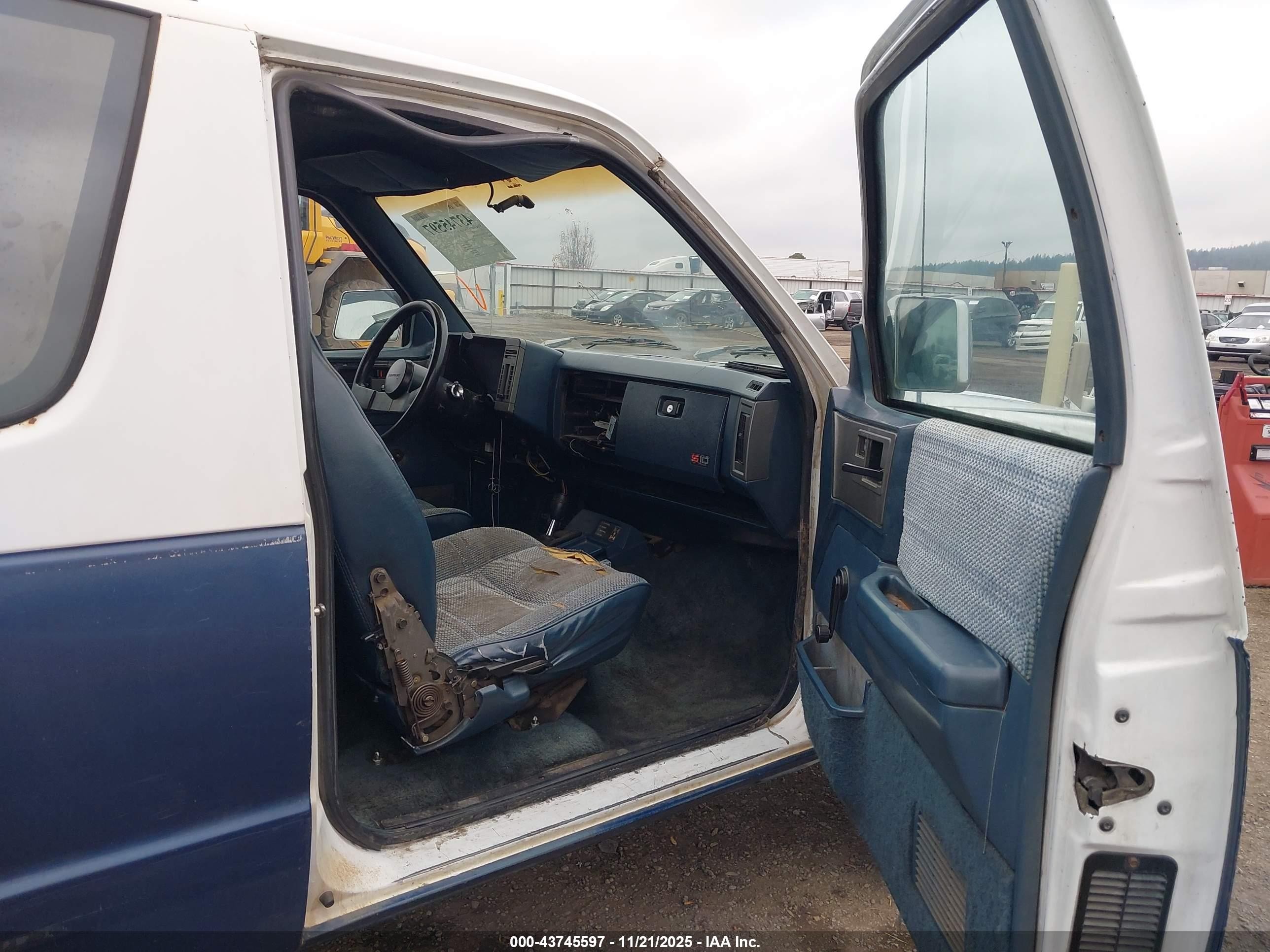 1989 Chevrolet Blazer S10 White vin: 1GNCT18ZXK0142766