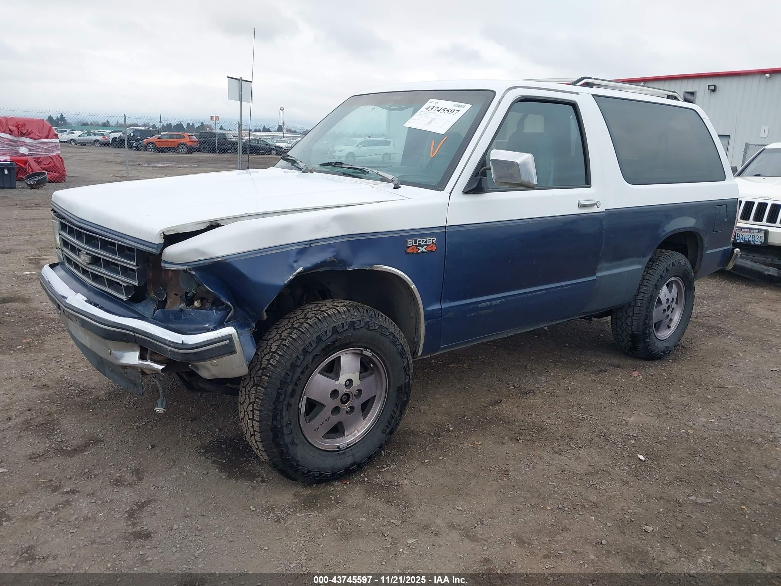 1989 Chevrolet Blazer S10 White vin: 1GNCT18ZXK0142766