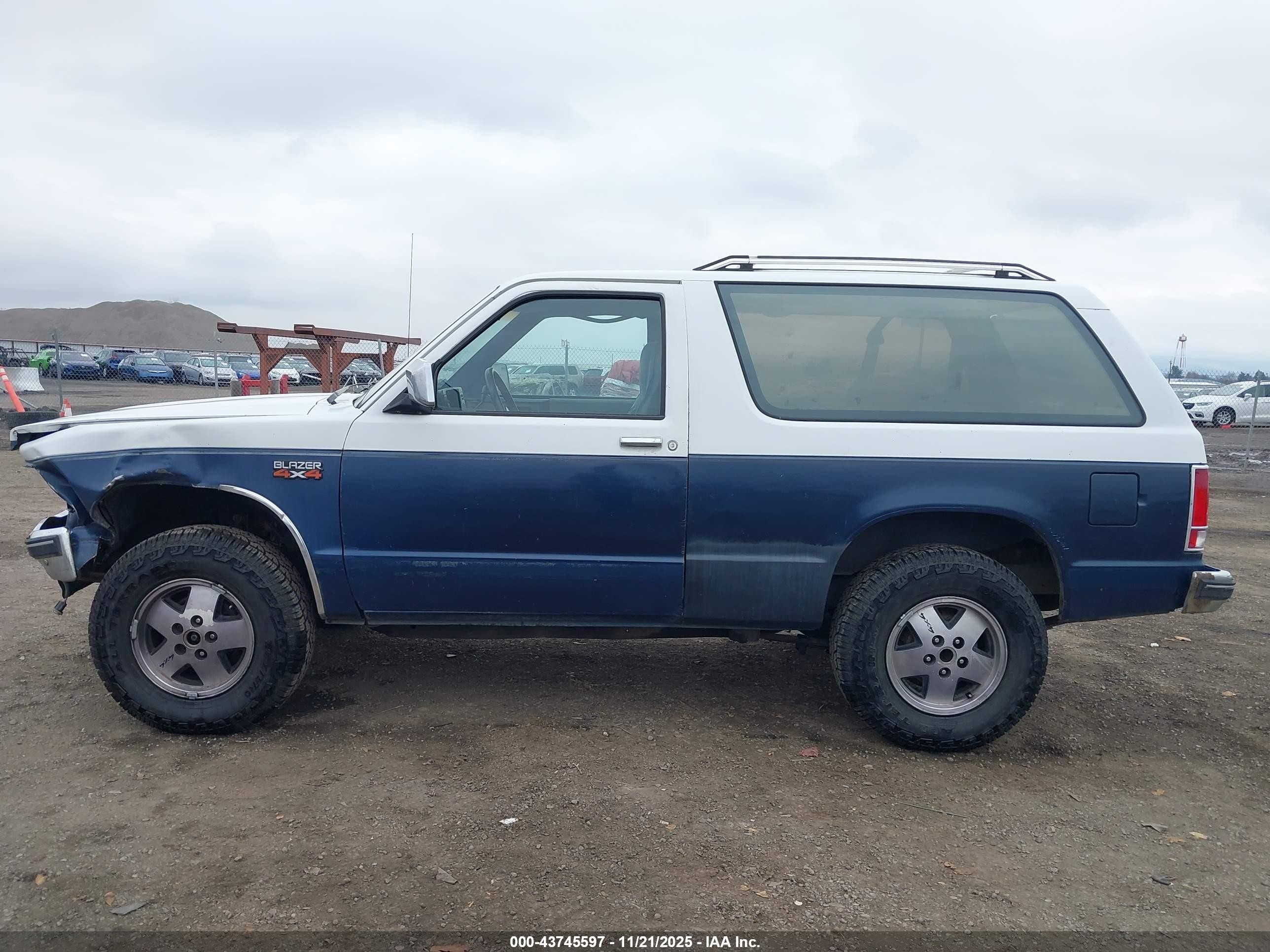 1989 Chevrolet Blazer S10 White vin: 1GNCT18ZXK0142766