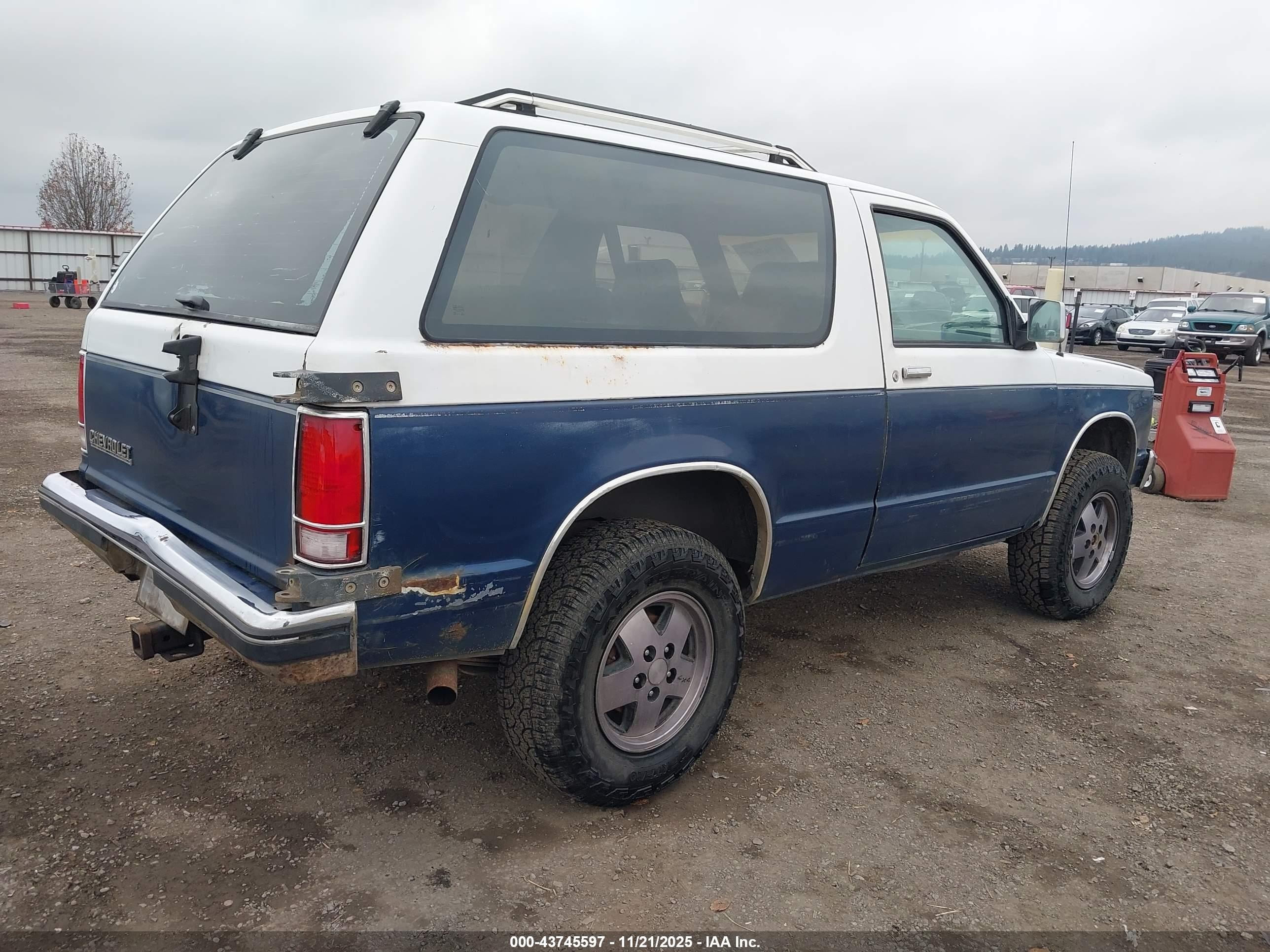 1989 Chevrolet Blazer S10 White vin: 1GNCT18ZXK0142766