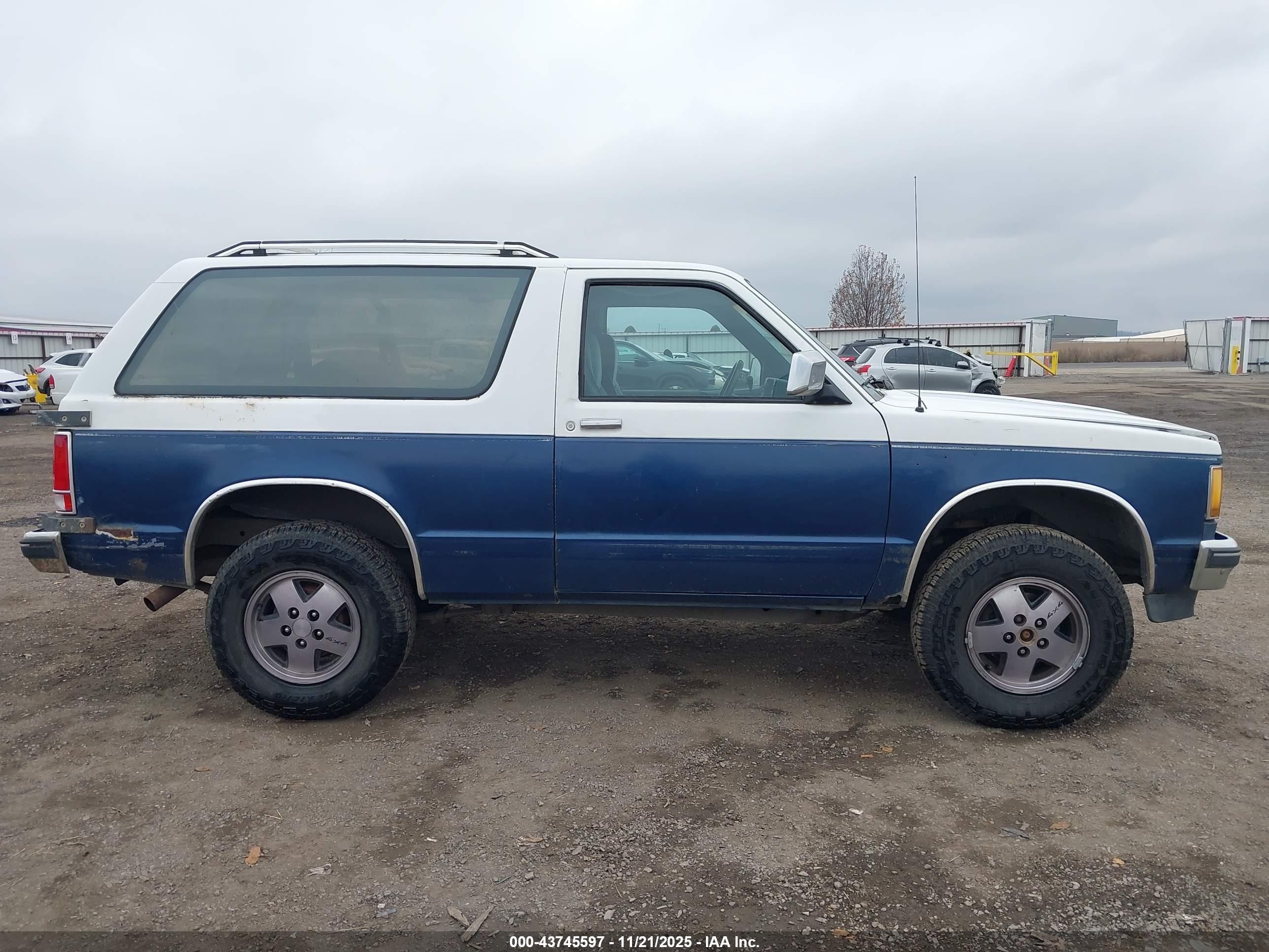 1989 Chevrolet Blazer S10 White vin: 1GNCT18ZXK0142766