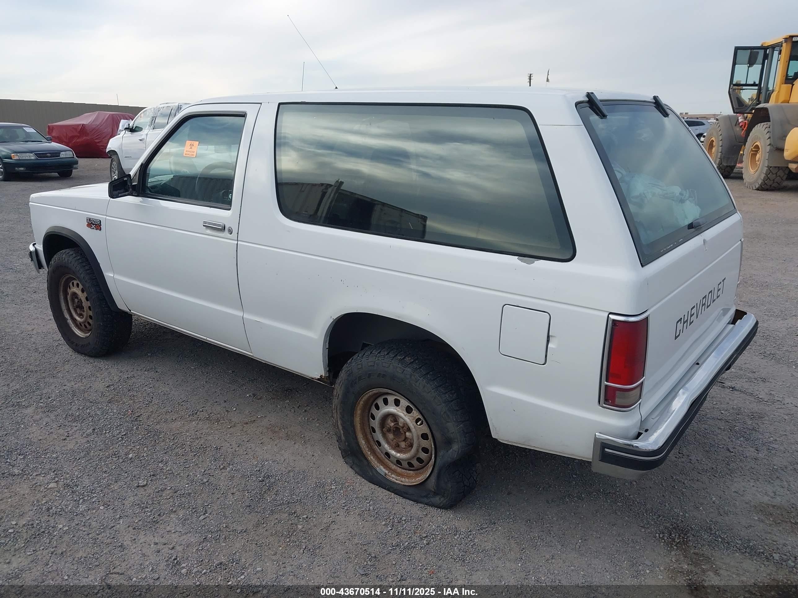 1989 Chevrolet Blazer S10 White vin: 1GNCT18ZXK8230184