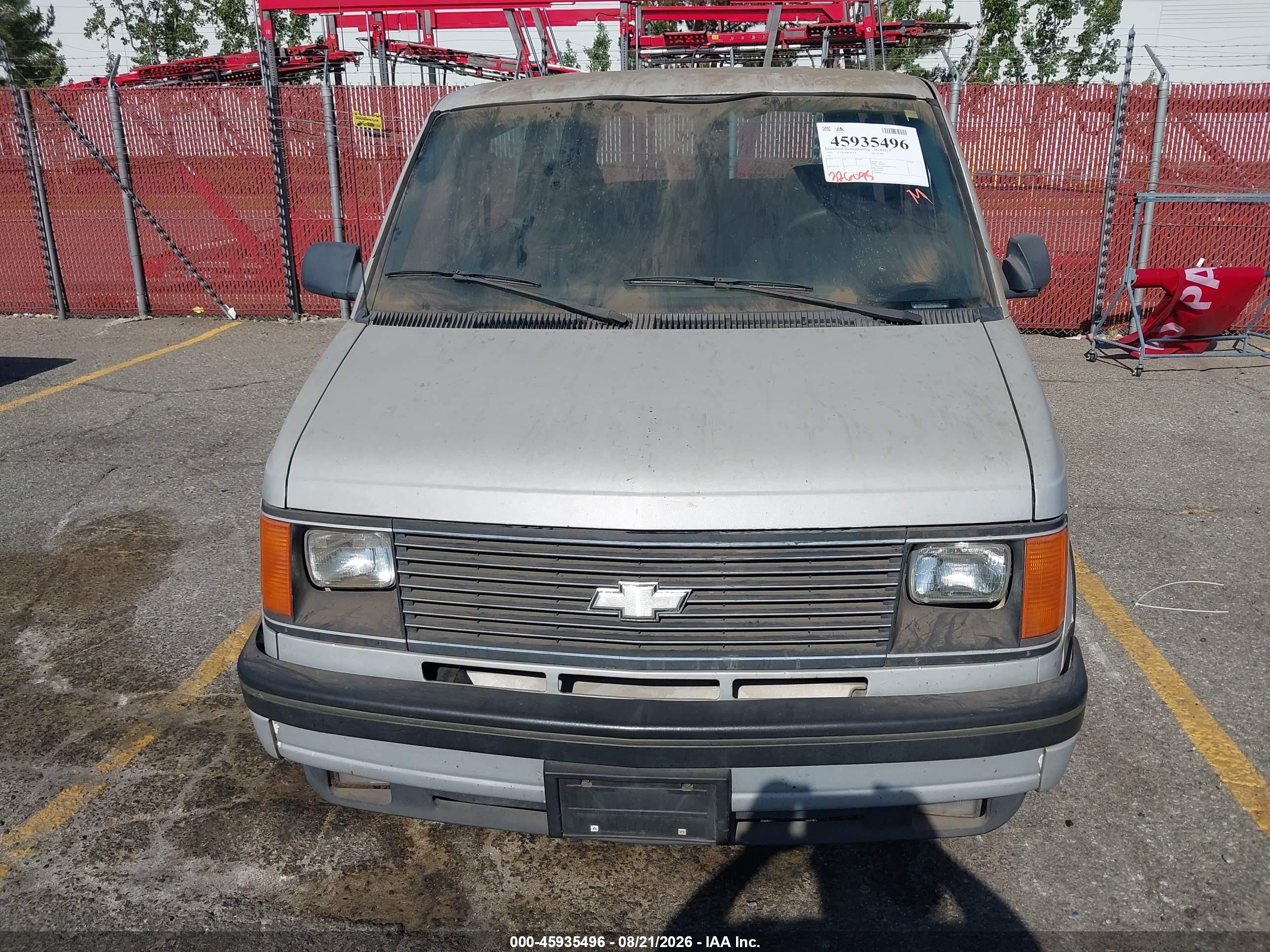 1991 Chevrolet Astro   Silver vin: 1GNDM15Z1MB122418