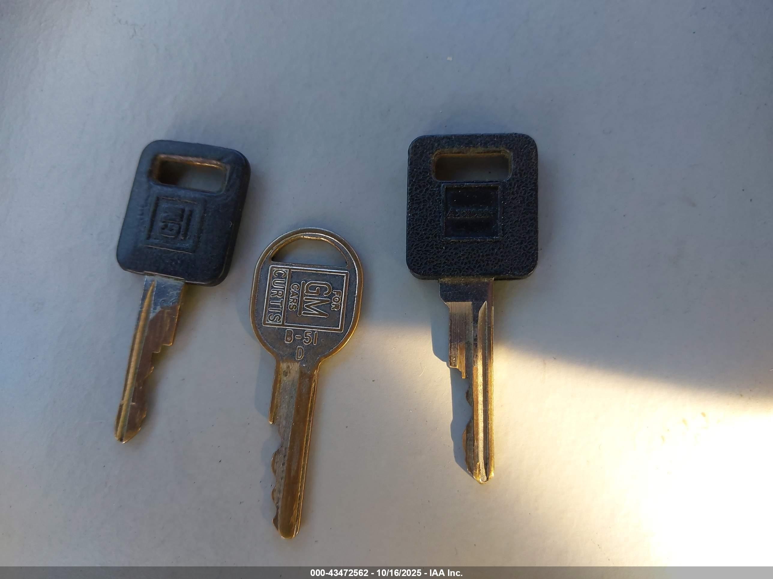 1988 Chevrolet Astro   White vin: 1GNDM15Z3JB195317