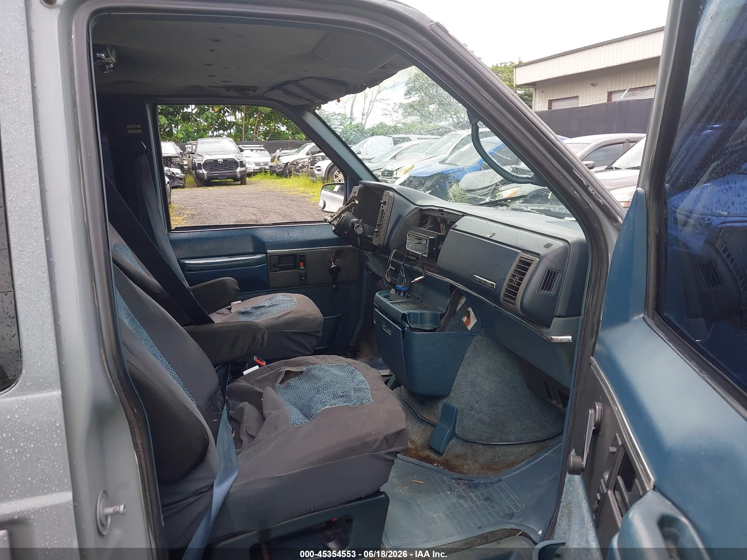 1992 Chevrolet Astro   Gray vin: 1GNDM15Z3NB139299