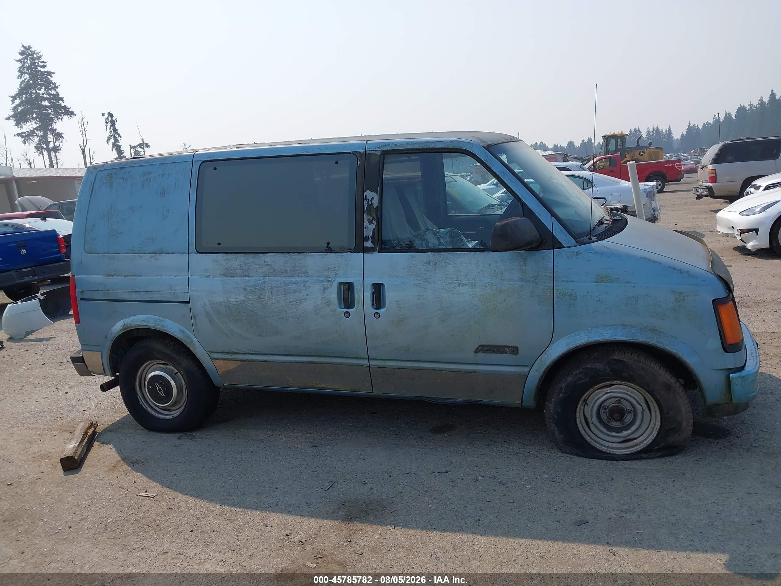 1990 Chevrolet Astro   Light Blue vin: 1GNDM15ZXLB148319