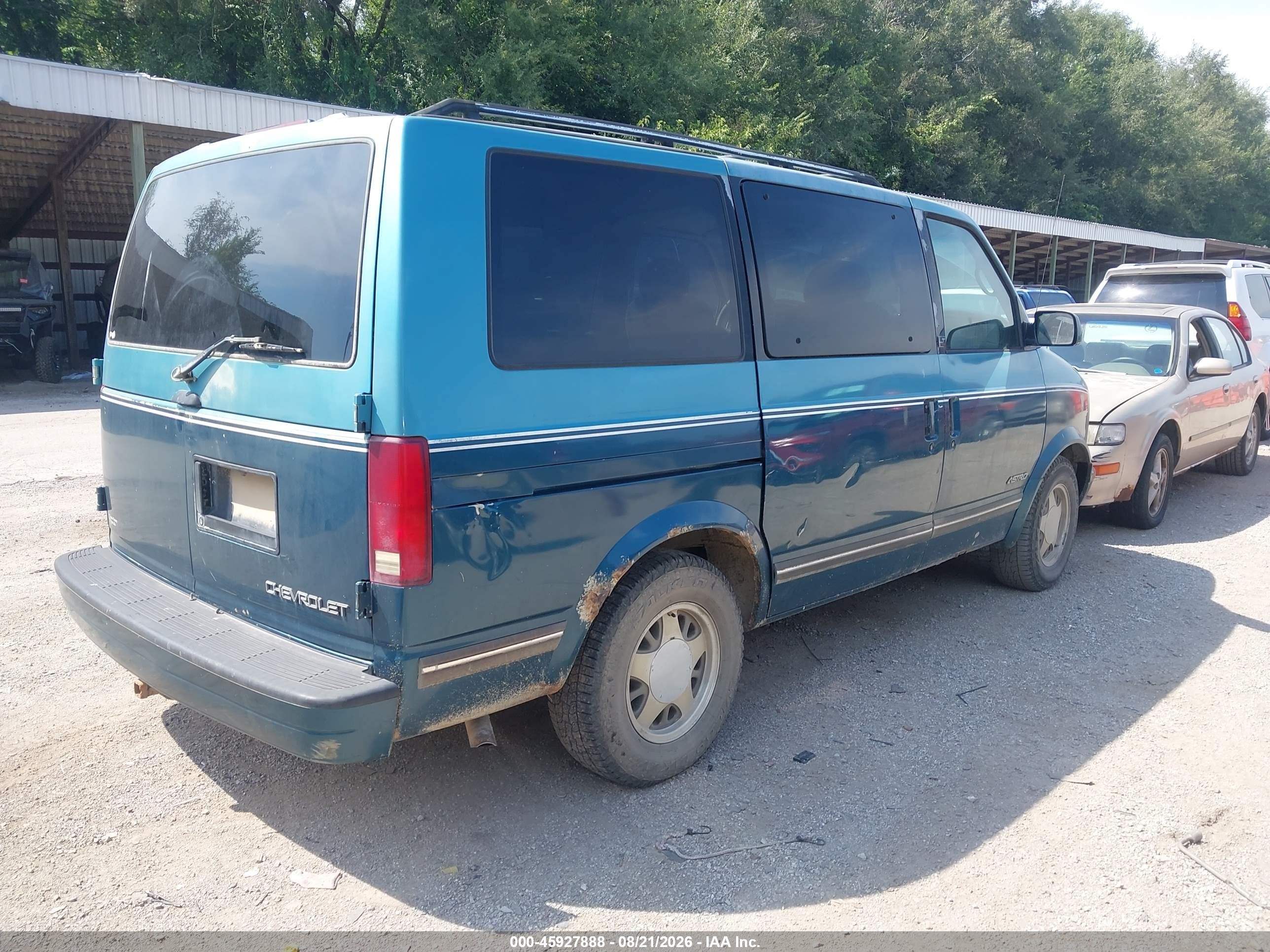 1996 Chevrolet Astro   Blue vin: 1GNDM19W0TB110968