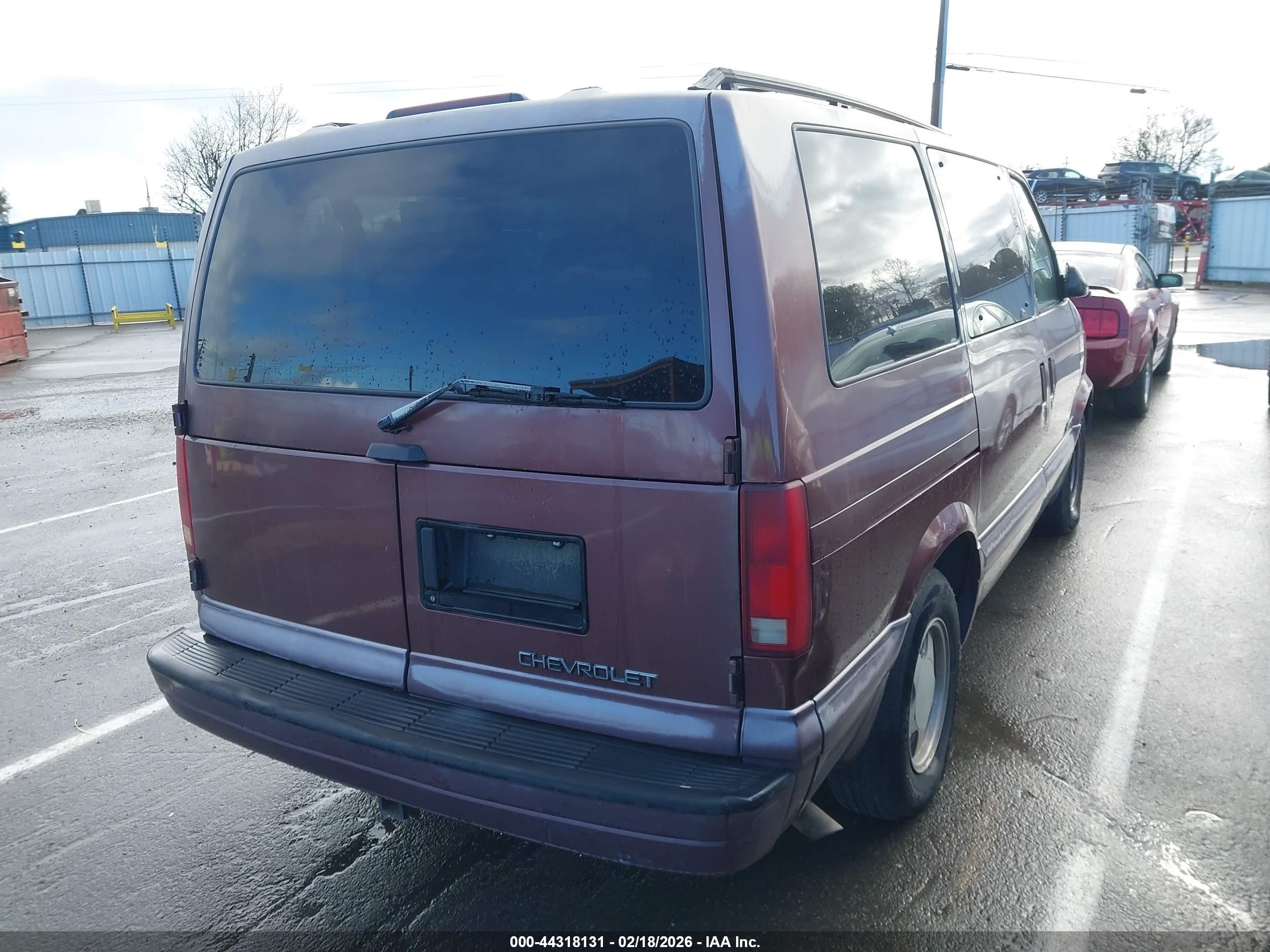 1997 Chevrolet Astro   Maroon vin: 1GNDM19W0VB164175