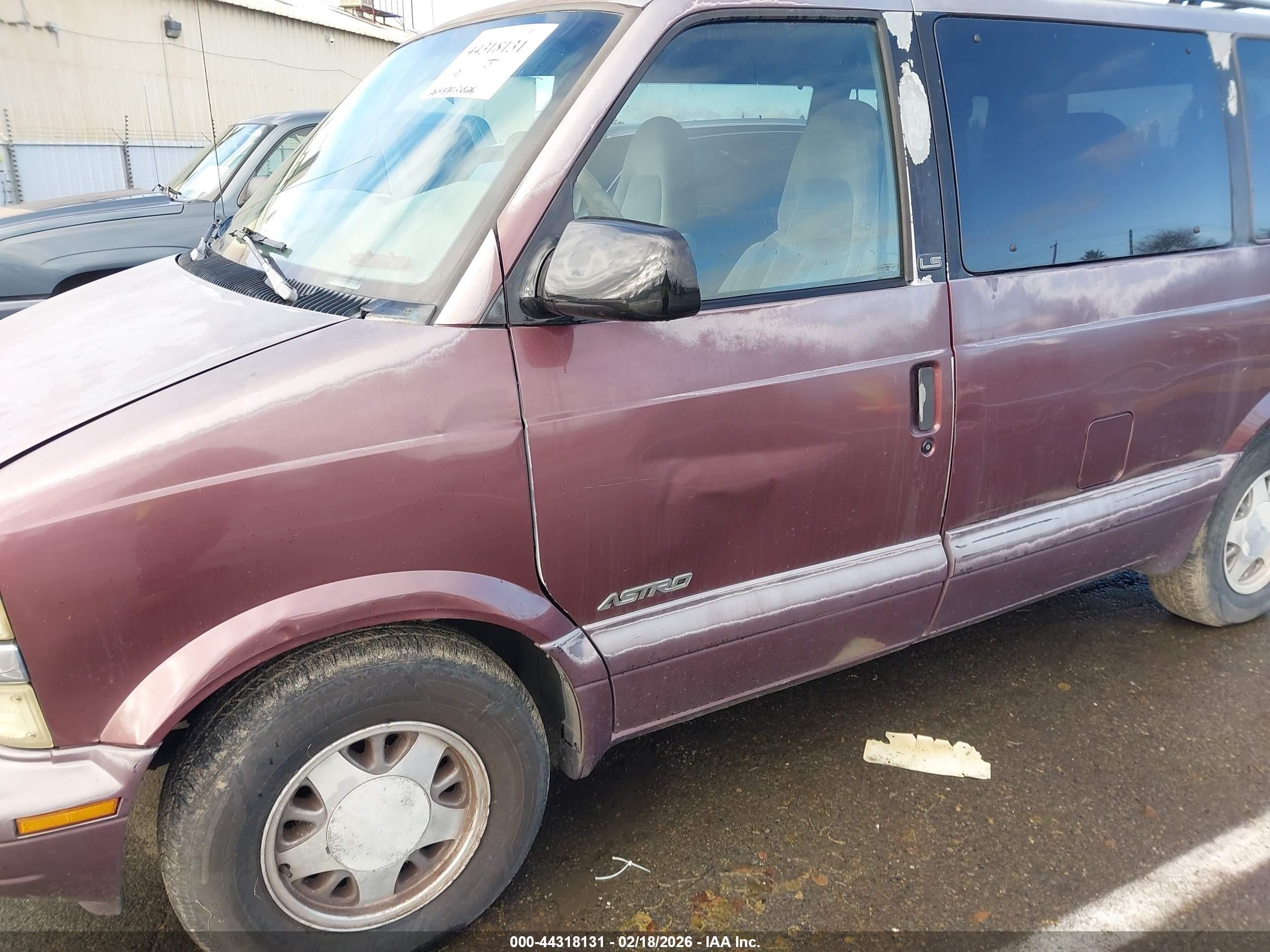 1997 Chevrolet Astro   Maroon vin: 1GNDM19W0VB164175