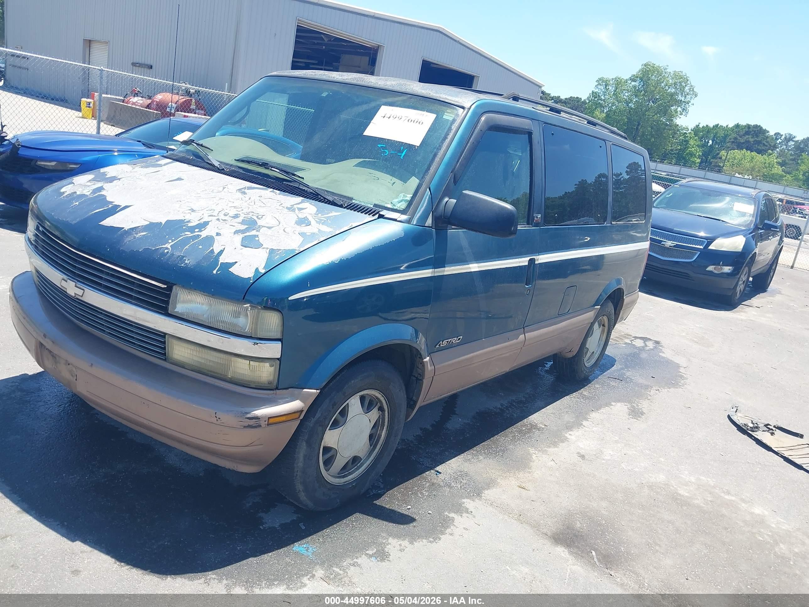 1997 Chevrolet Astro Ls Cmi Green vin: 1GNDM19W0VB181350
