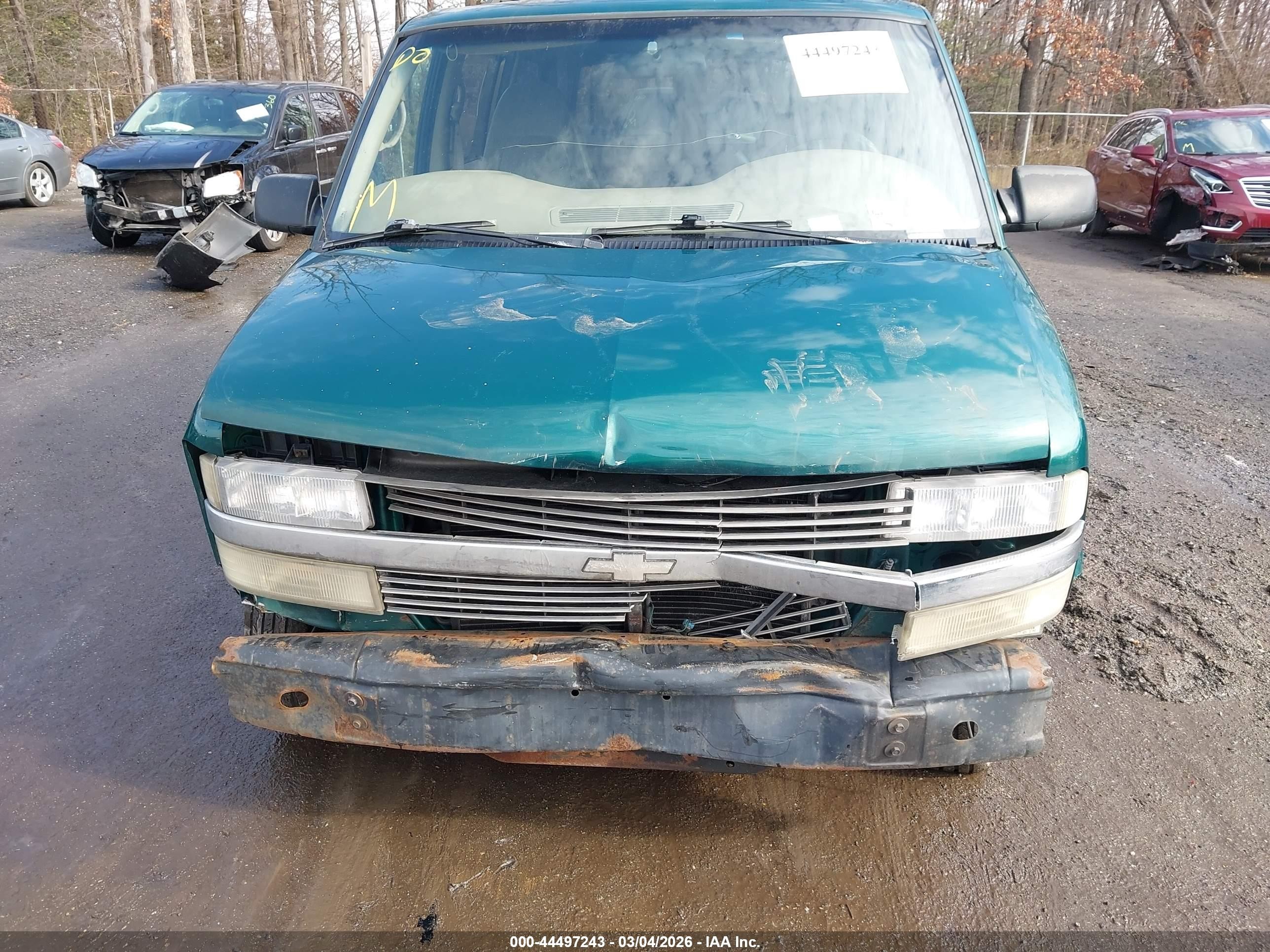 2000 Chevrolet Astro   Green vin: 1GNDM19W0YB146487