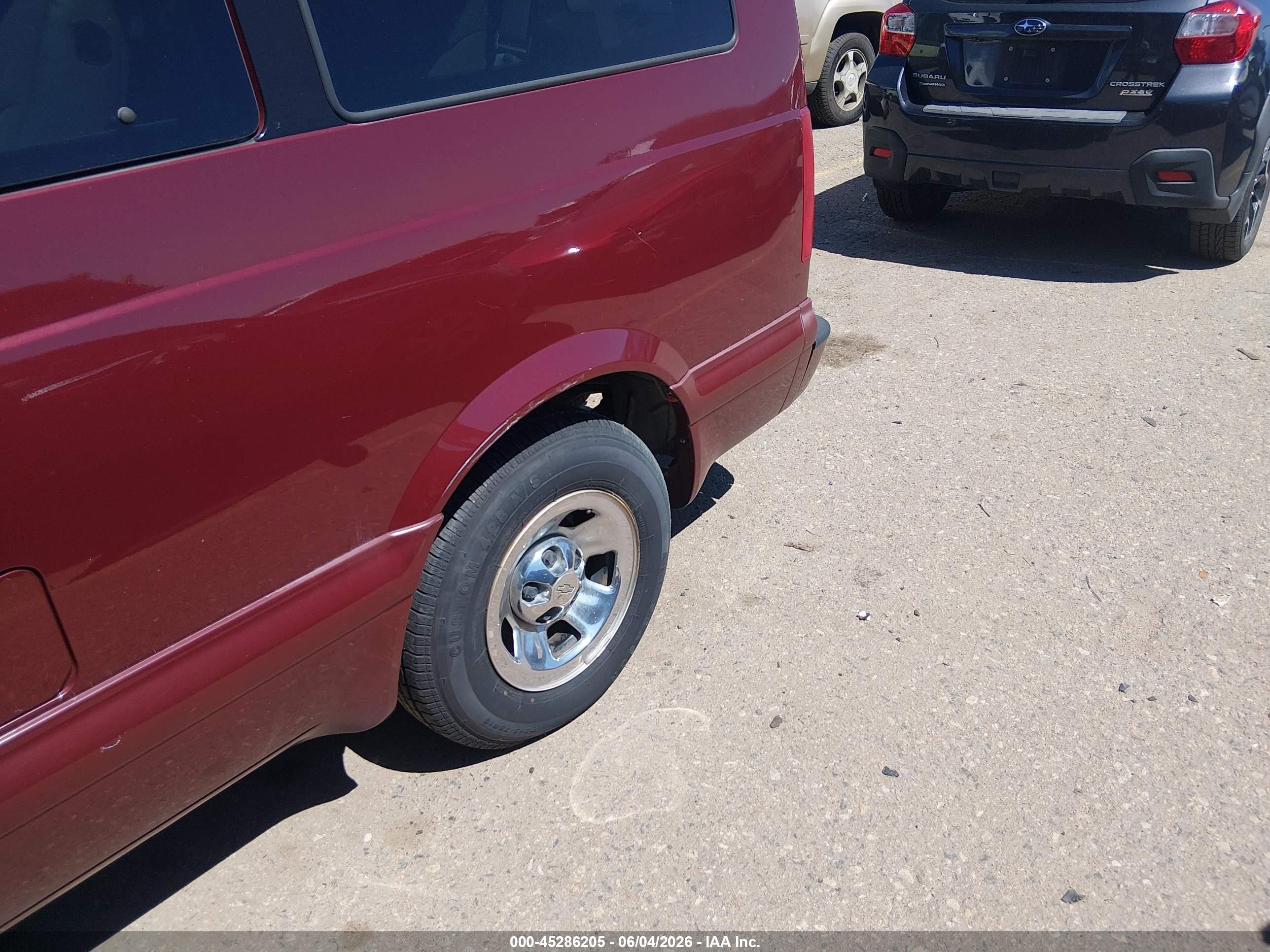 2001 Chevrolet Astro Ls Red vin: 1GNDM19W11B131132