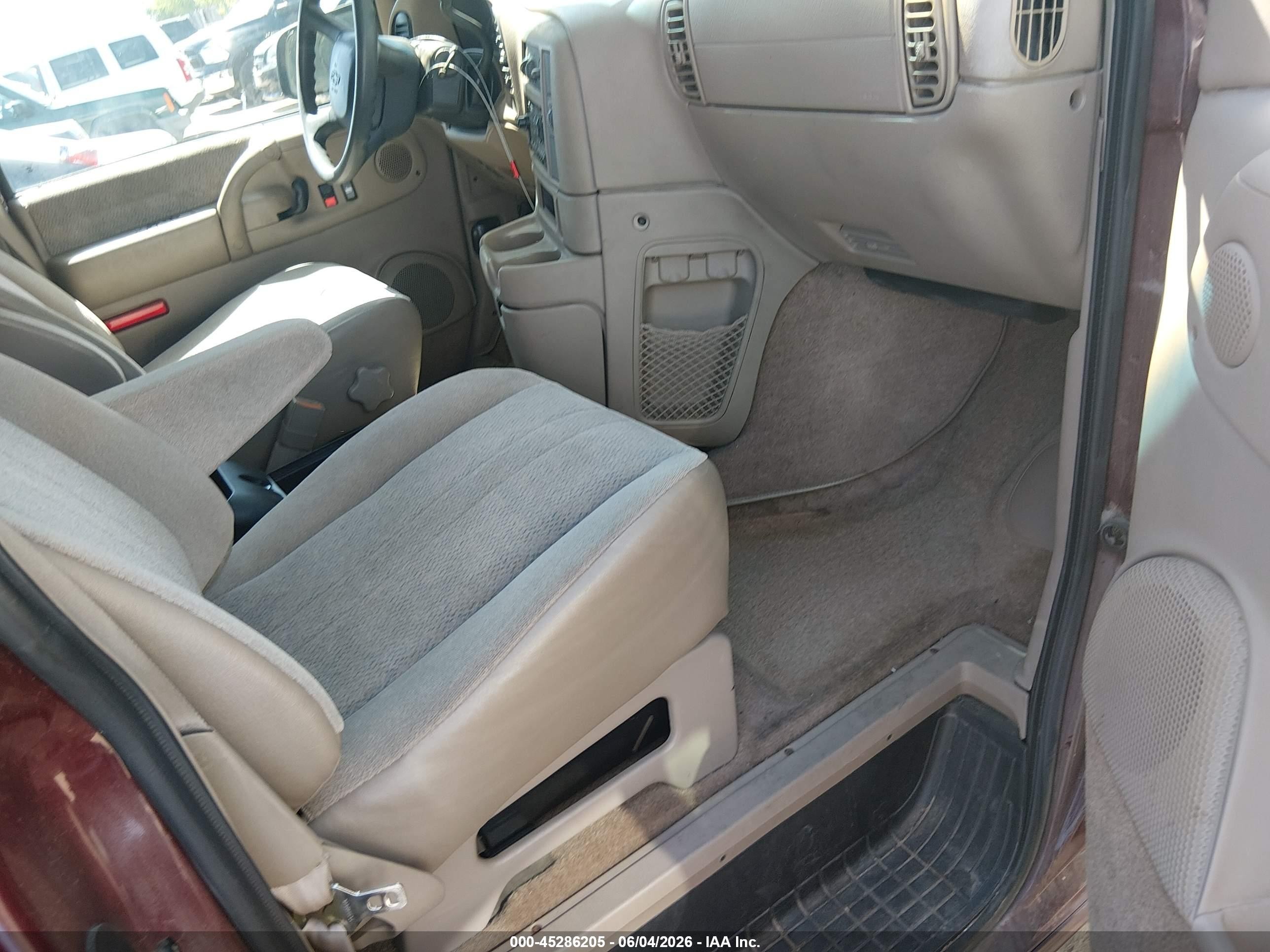 2001 Chevrolet Astro Ls Red vin: 1GNDM19W11B131132