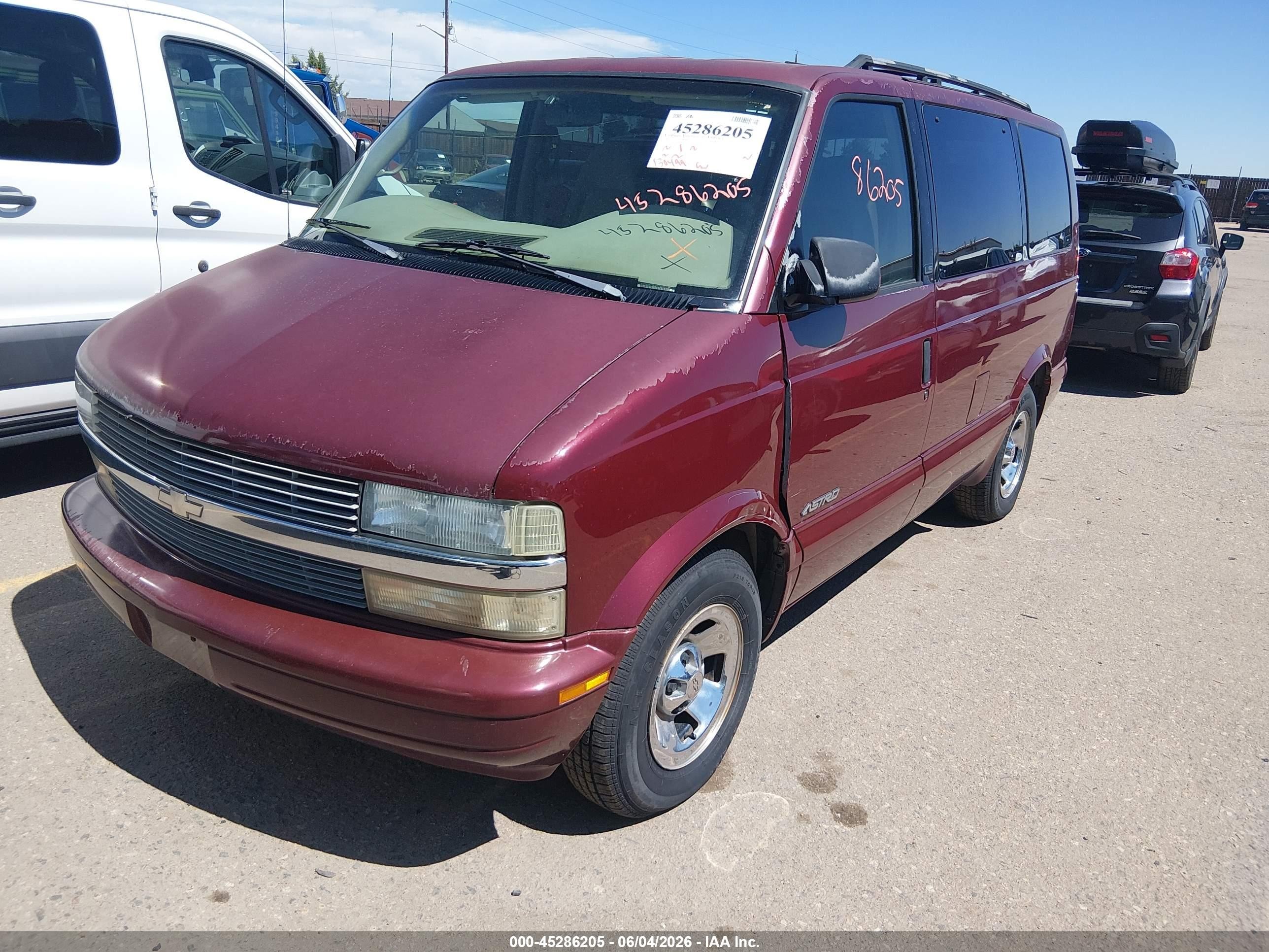2001 Chevrolet Astro Ls Red vin: 1GNDM19W11B131132