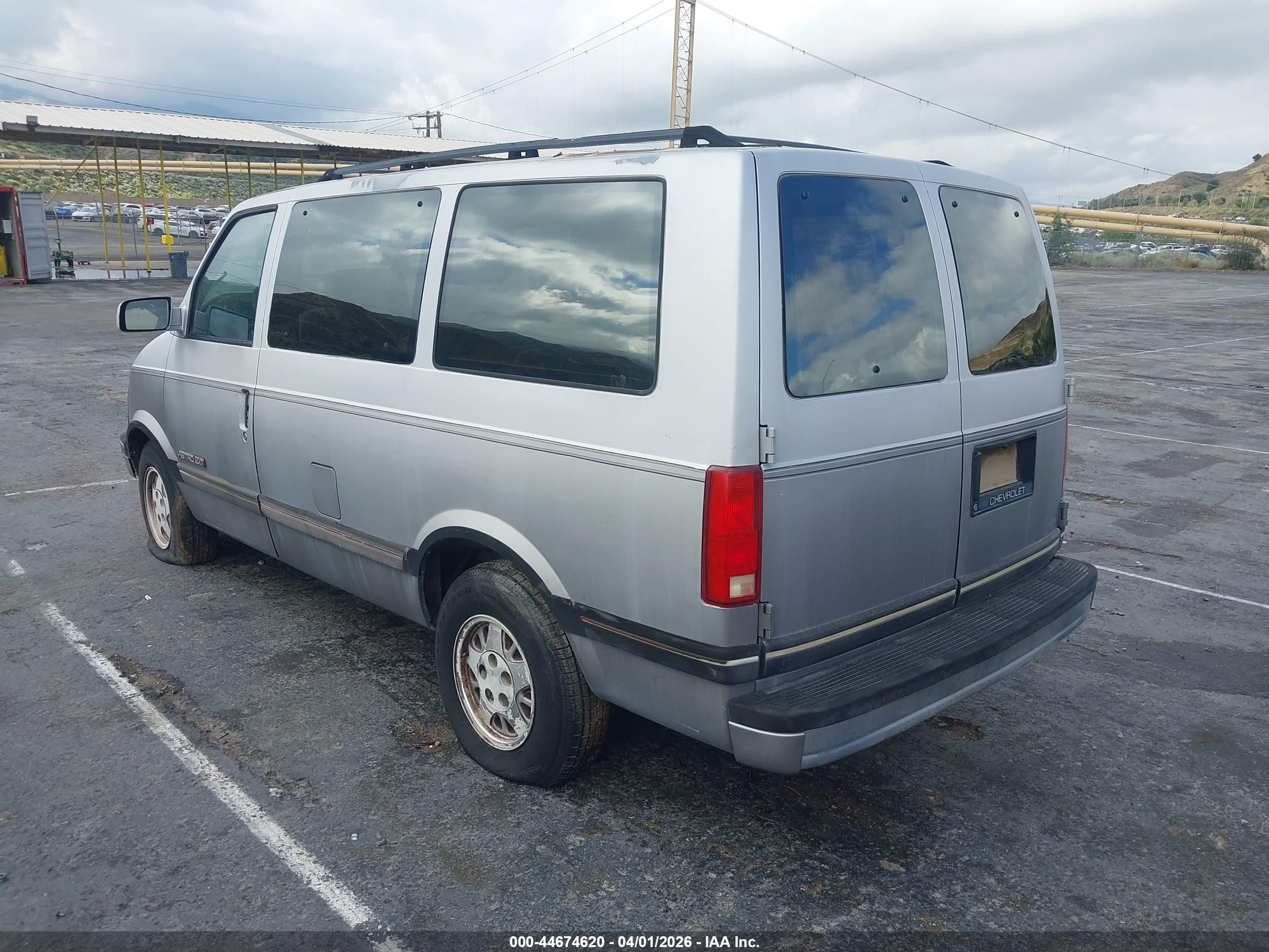 1993 Chevrolet Astro   Gray vin: 1GNDM19W1PB103033