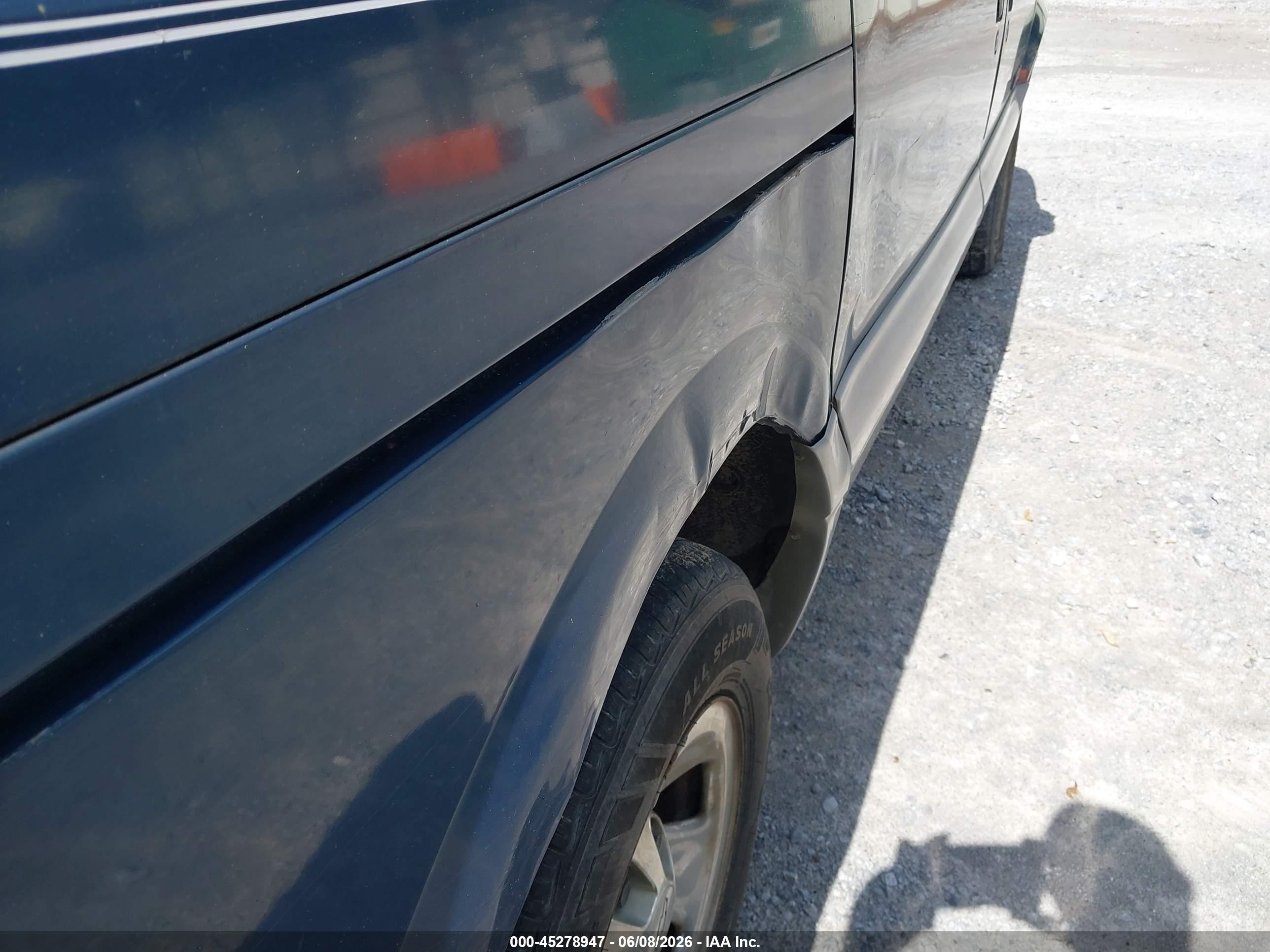 1998 Chevrolet Astro   Blue vin: 1GNDM19W1WB199079